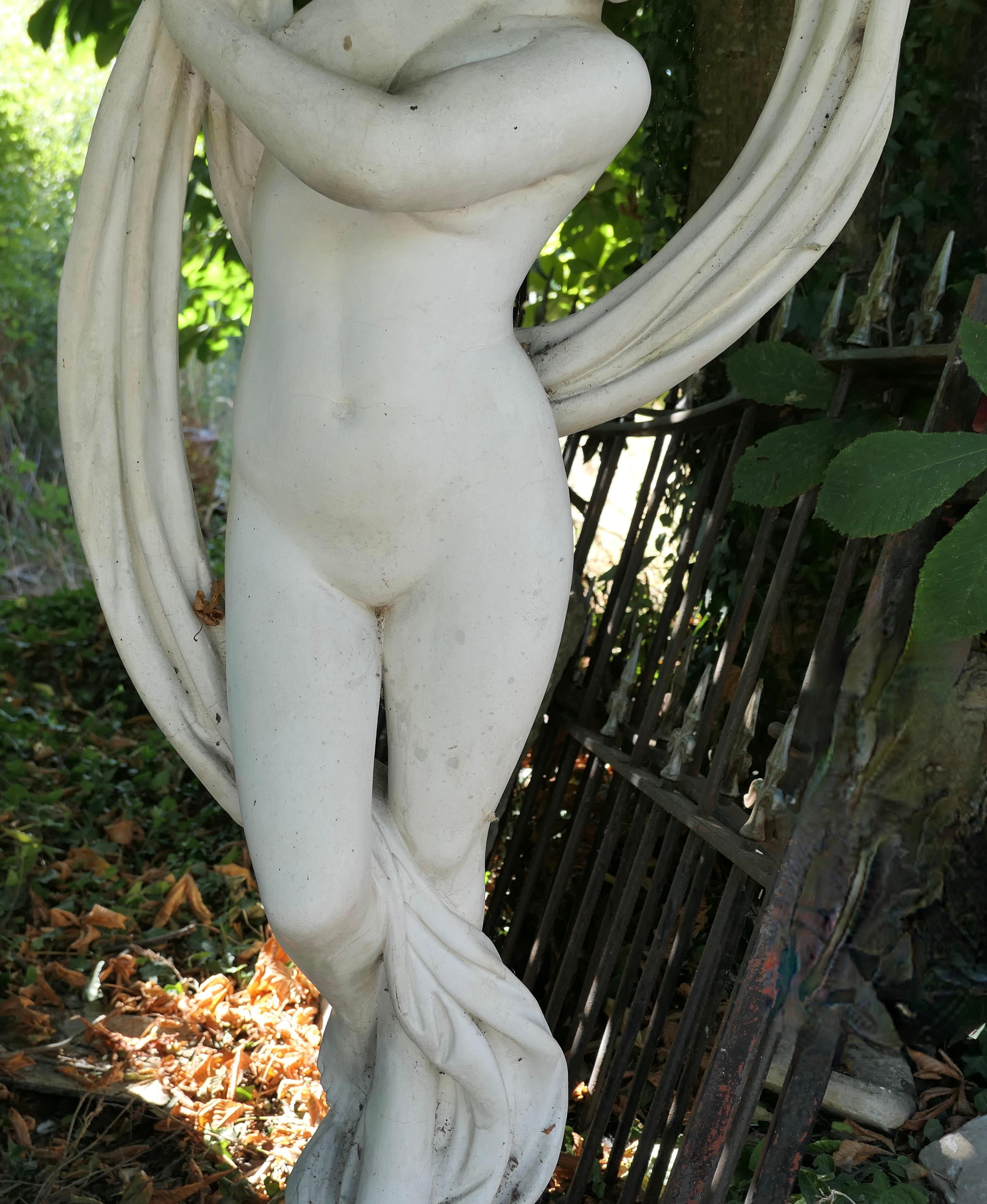 Sculpture en marbre d'une jeune fille dansant de Papini en vente 7
