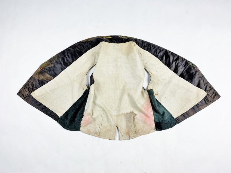 Un chaleco dandi de raso marrón bordado Francia Circa 1815-1825