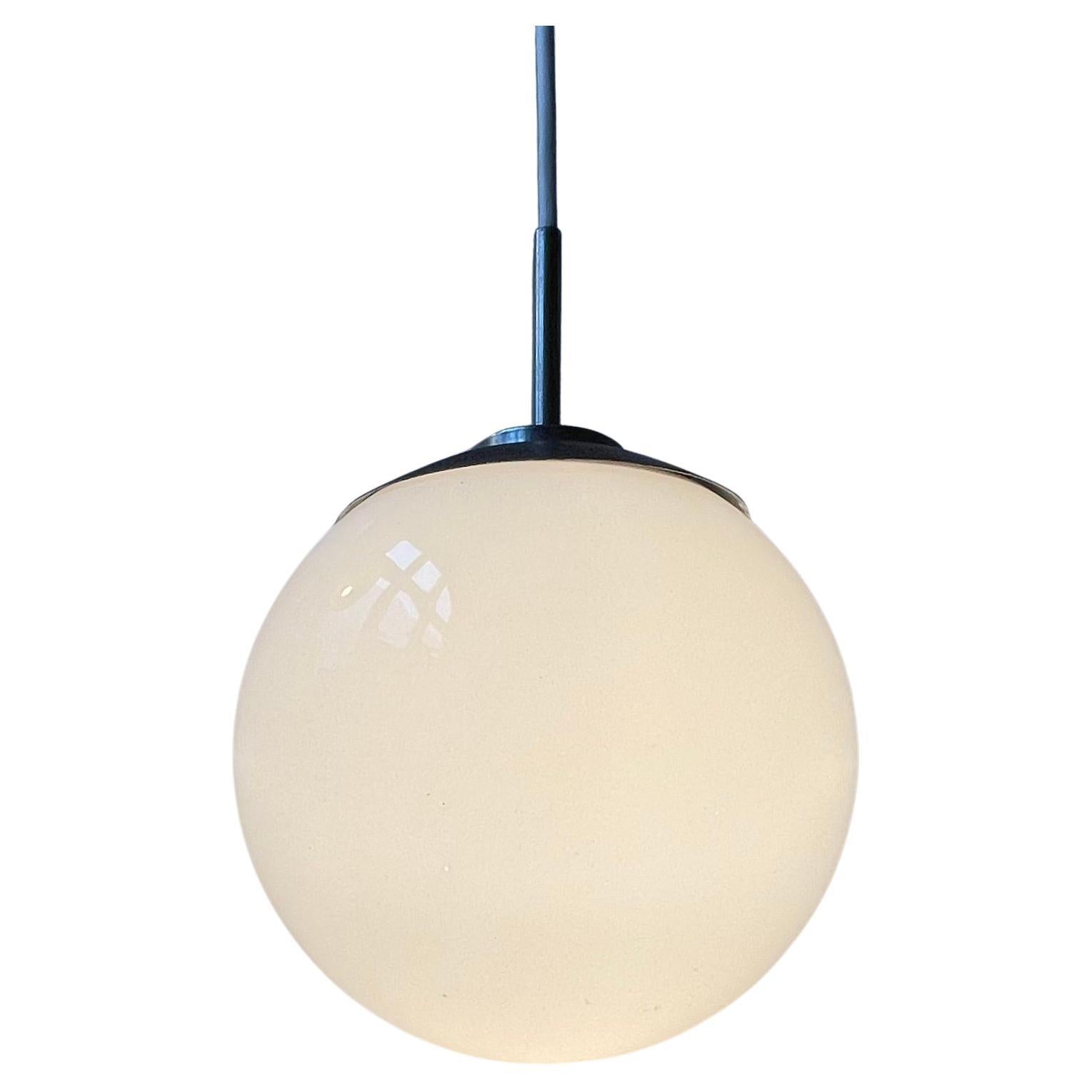 How heavy can a chandelier be?