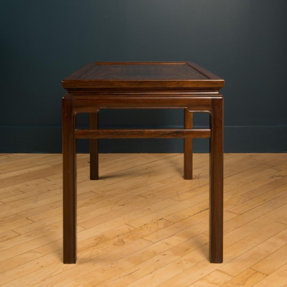 Milieu du XXe siècle Table d'appoint danoise, par Lysberg, Hansen and Therp, bois de rose, datant d'environ 1950 en vente