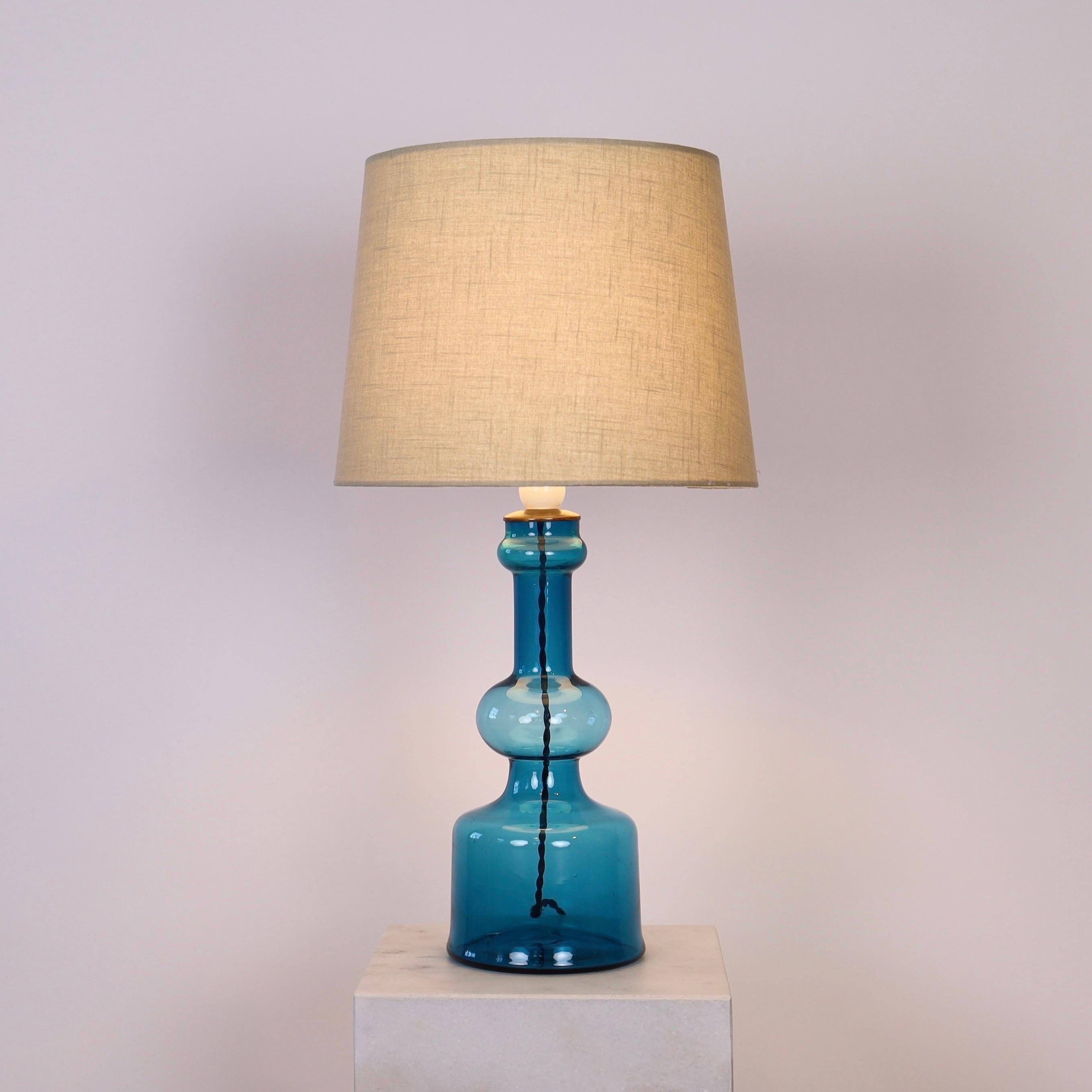 Milieu du XXe siècle Lampe de bureau en verre The Moderns par Lisbeth Brams pour Fog and Morup, années 1960, Danemark en vente