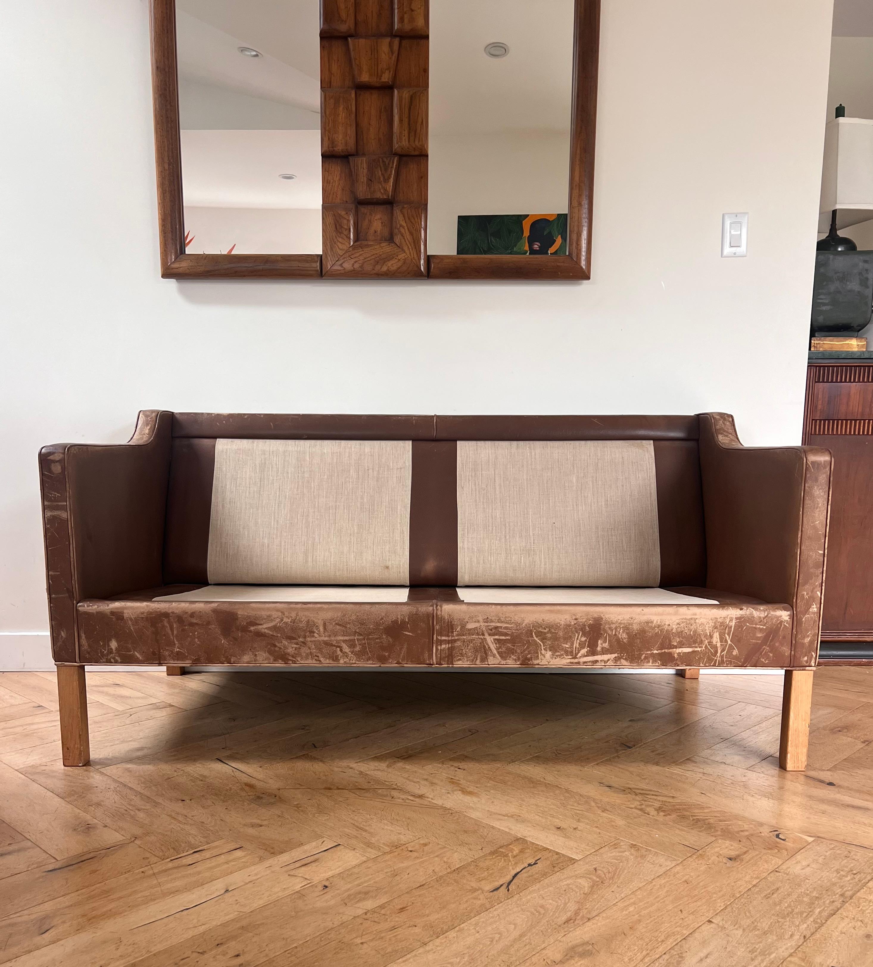 Causeuse danoise moderne en cuir et chêne 2212 de Børge Mogensen, signée, 1962 en vente 12