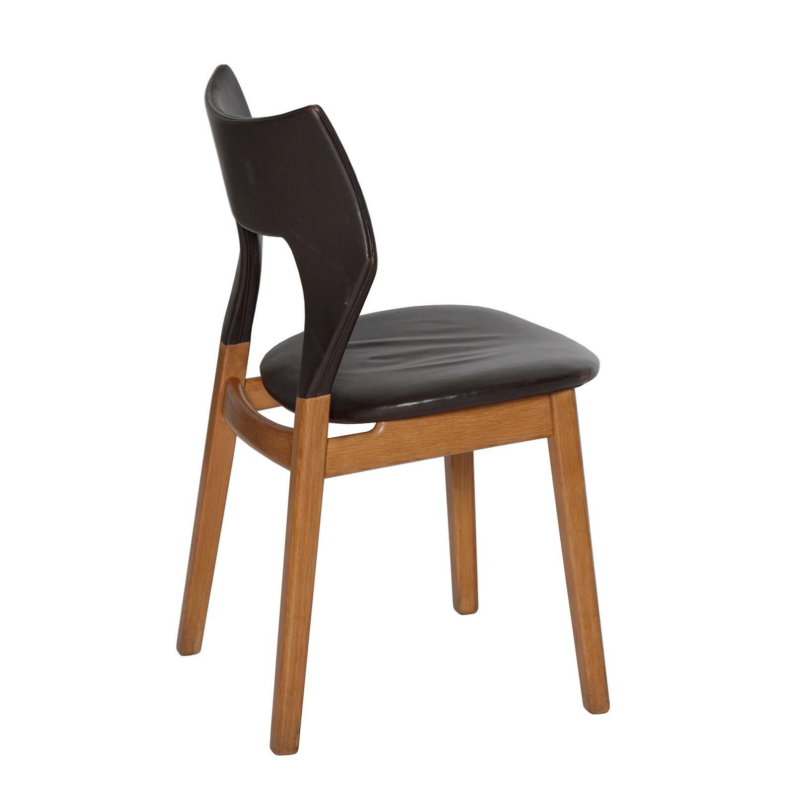 Hand-Crafted Danish Side Chair in Oak and Leather by Tove & Edvard Kindt-Larsen For Sale
