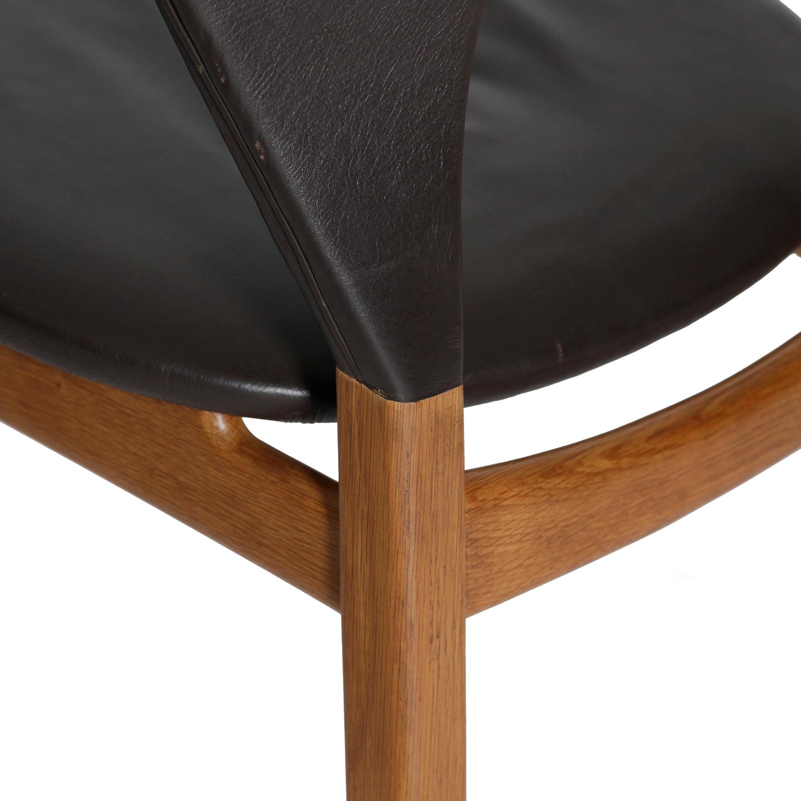 20th Century Danish Side Chair in Oak and Leather by Tove & Edvard Kindt-Larsen For Sale