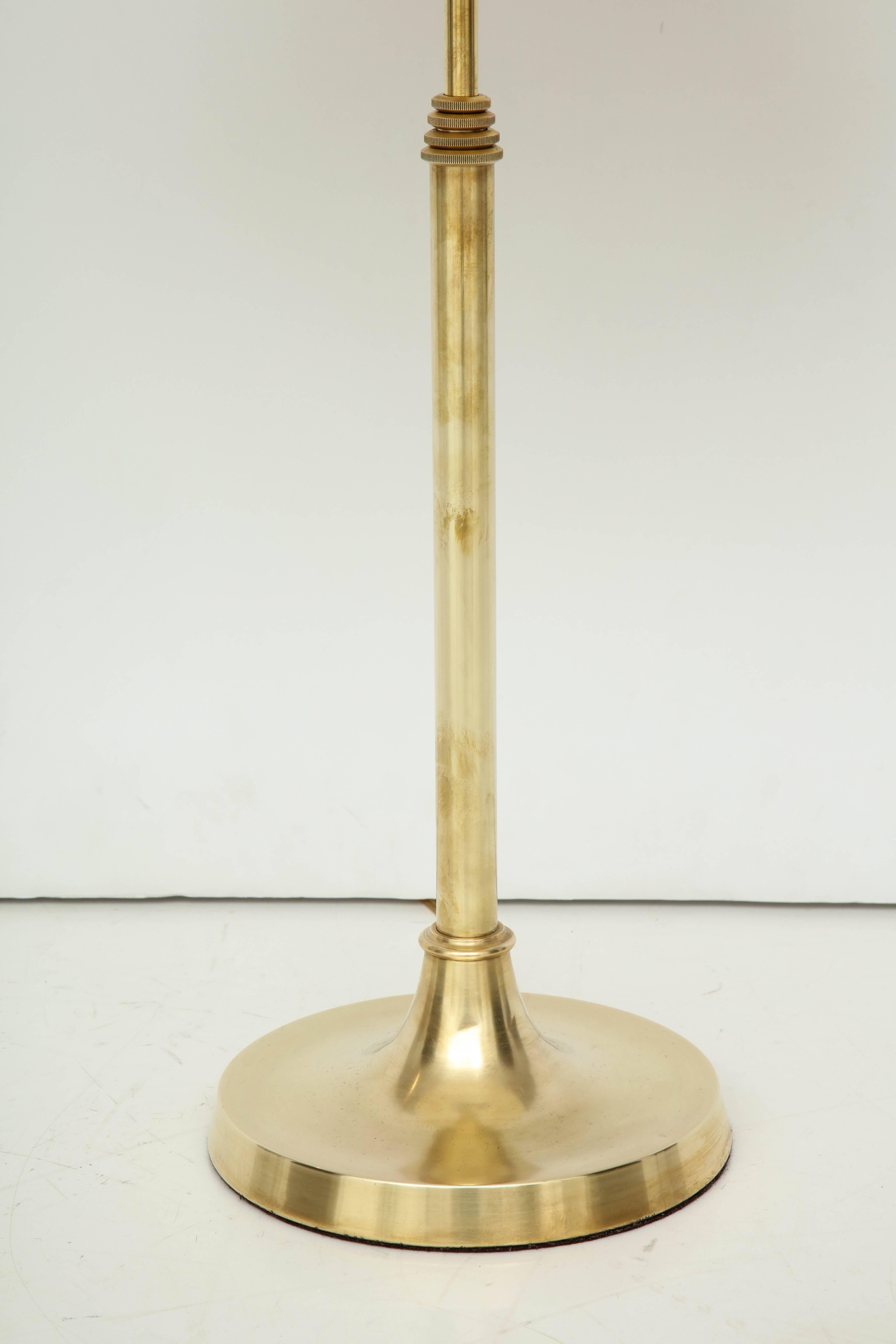 Art déco Lampe de table ou lampadaire télescopique danoise en laiton, vers les années 1940 en vente