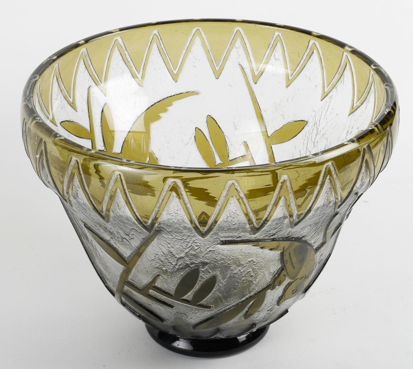 Daum Art Deco Vase aus säuregeätztem Glas, um 1930 (Französisch) im Angebot