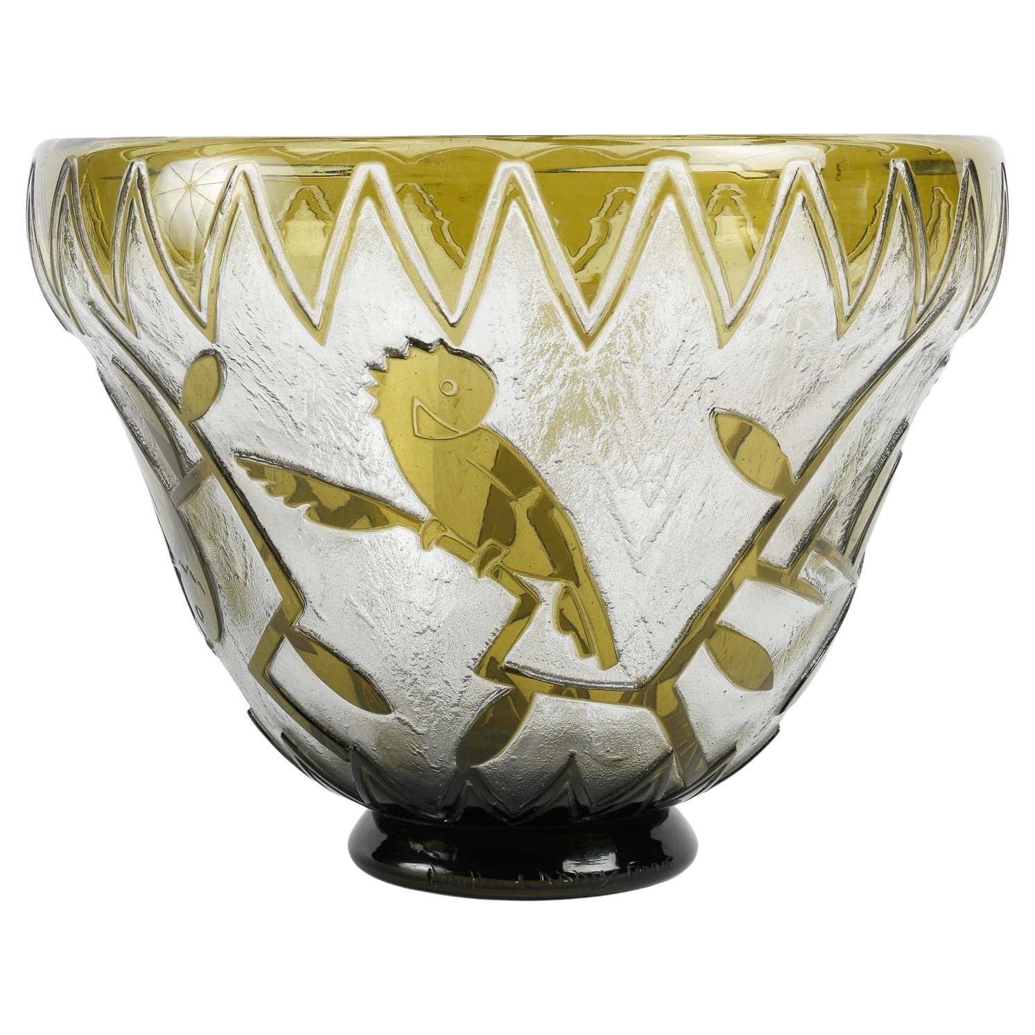 Vase en verre gravé à l'acide Daum Art Deco, vers 1930 en vente