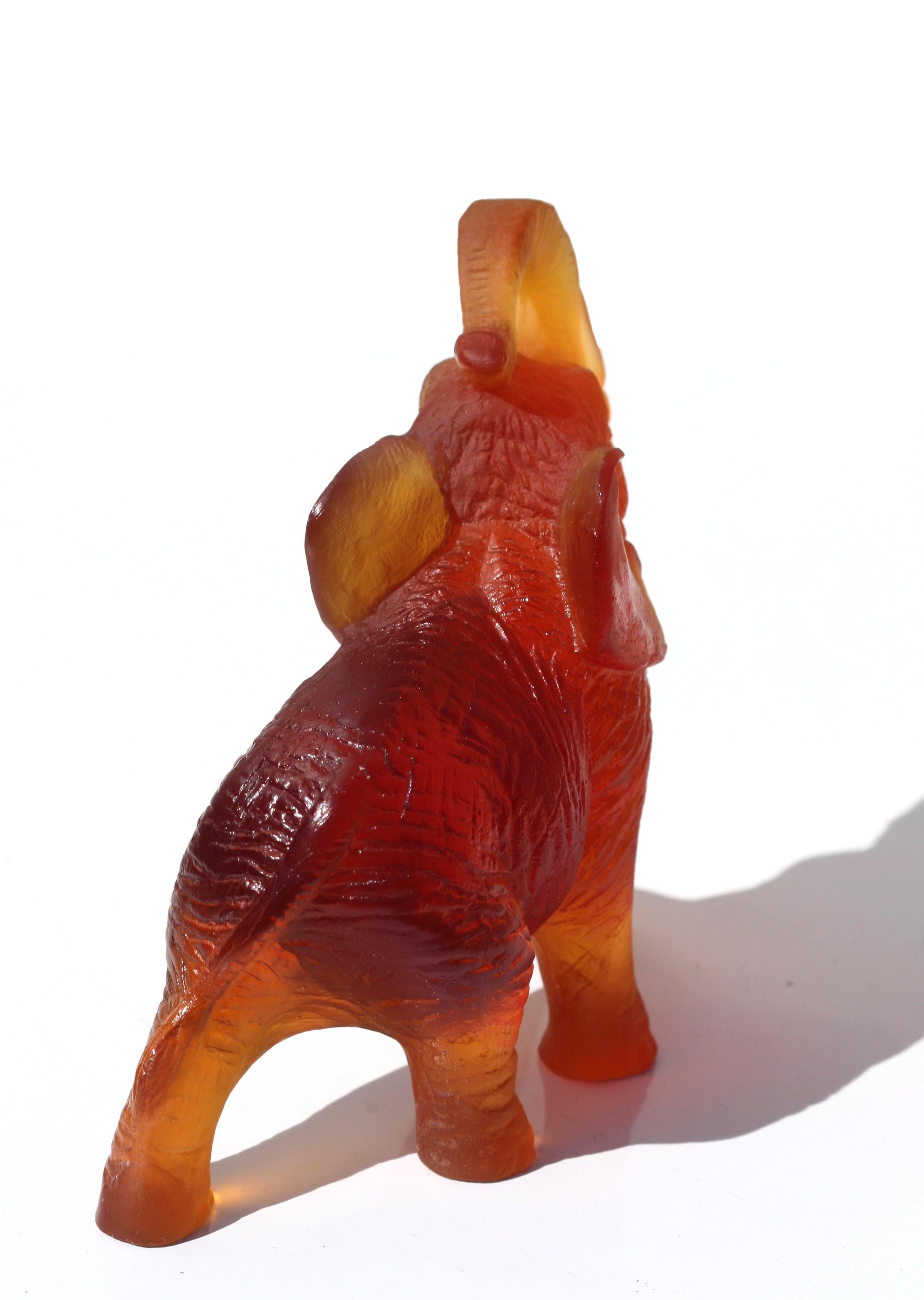 Daum Glass Figure of an Elephant France, Modern In Good Condition For Sale In West Palm Beach, FL