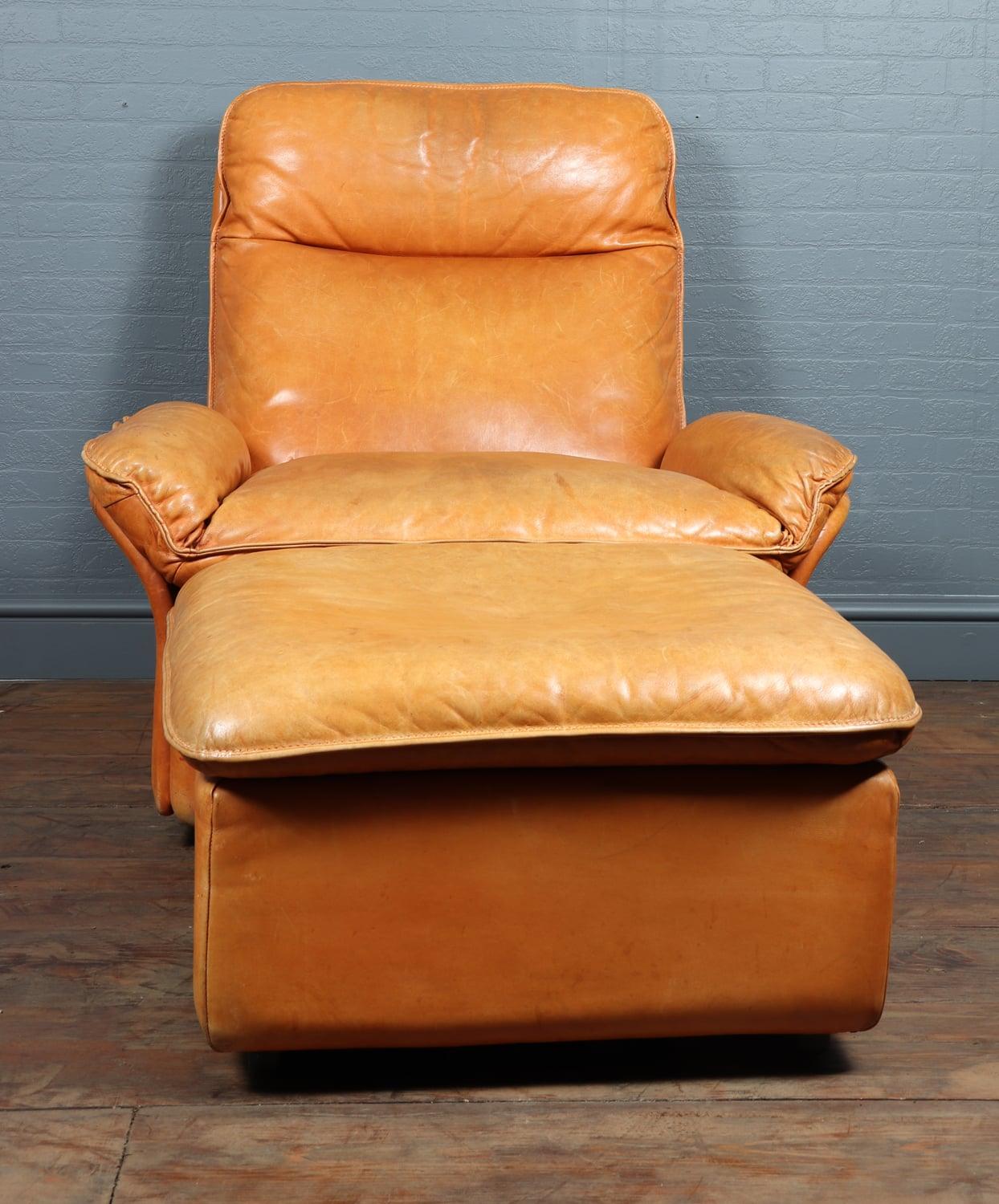 De Sede Leather Armchair and Foot Stool Model DS49 In Good Condition In Paddock Wood, Kent