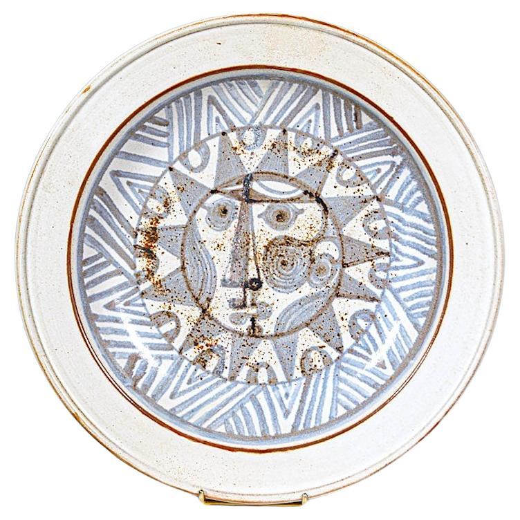 Piatto decorativo in ceramica di Jacques Pouchain Atelier A Dieulefit Francia anni '70