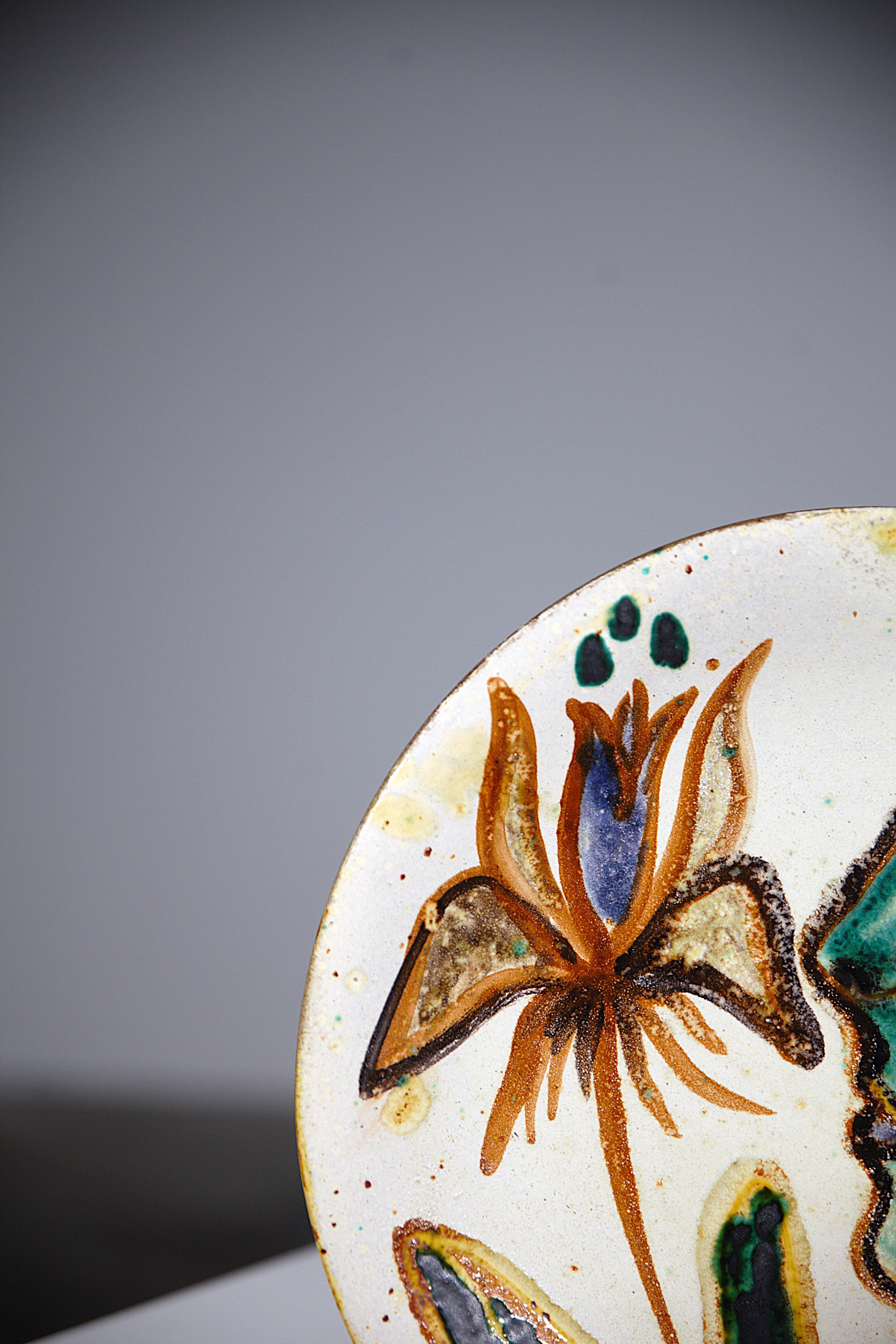Fine XX secolo Piatto decorativo in ceramica di Simone Picault Vallauris Francia anni '70 in vendita