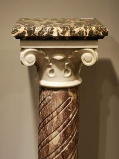 colonne décorative néo-gothique à plusieurs facettes en marbre, milieu du 19e siècle