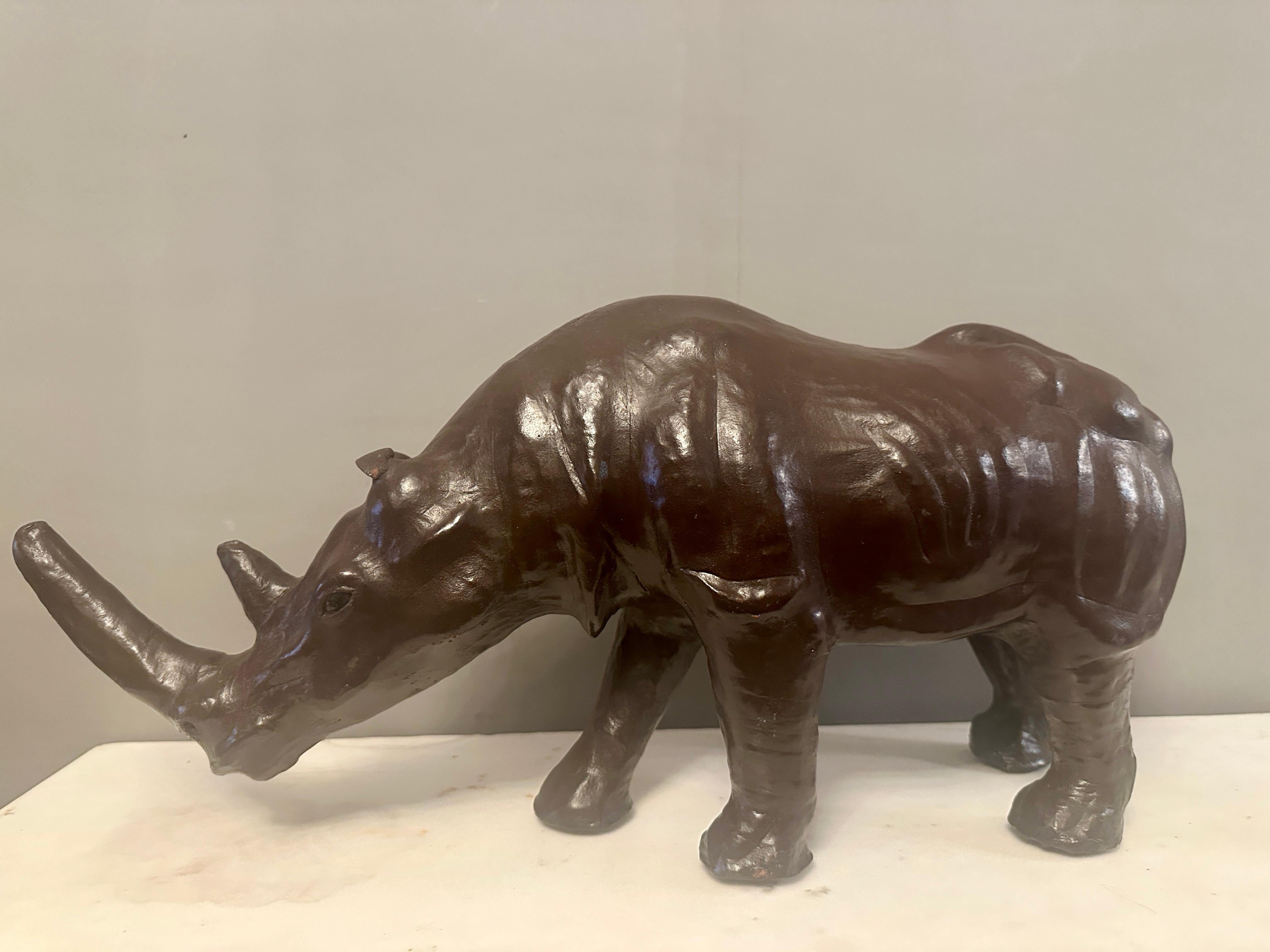 A Decorative Leather Rhinoceros (Mitte des 20. Jahrhunderts) im Angebot