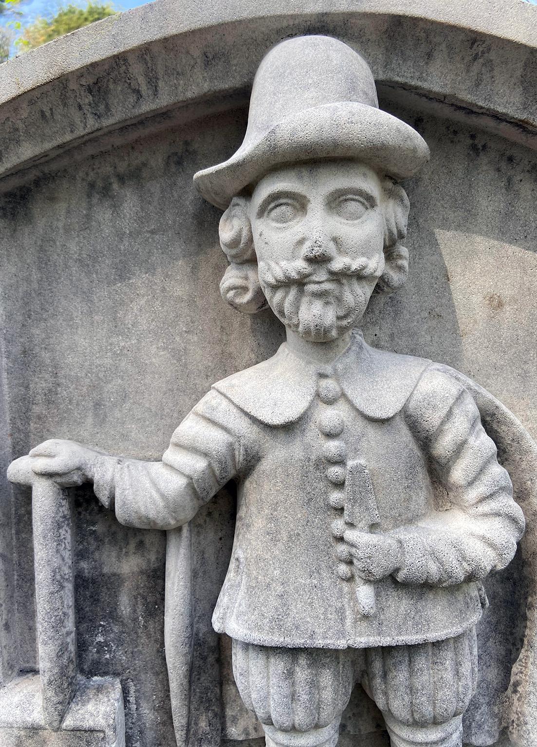 Plaque décorative représentant un jardinier en costume du XVIIe siècle Bon état - En vente à Katonah, NY