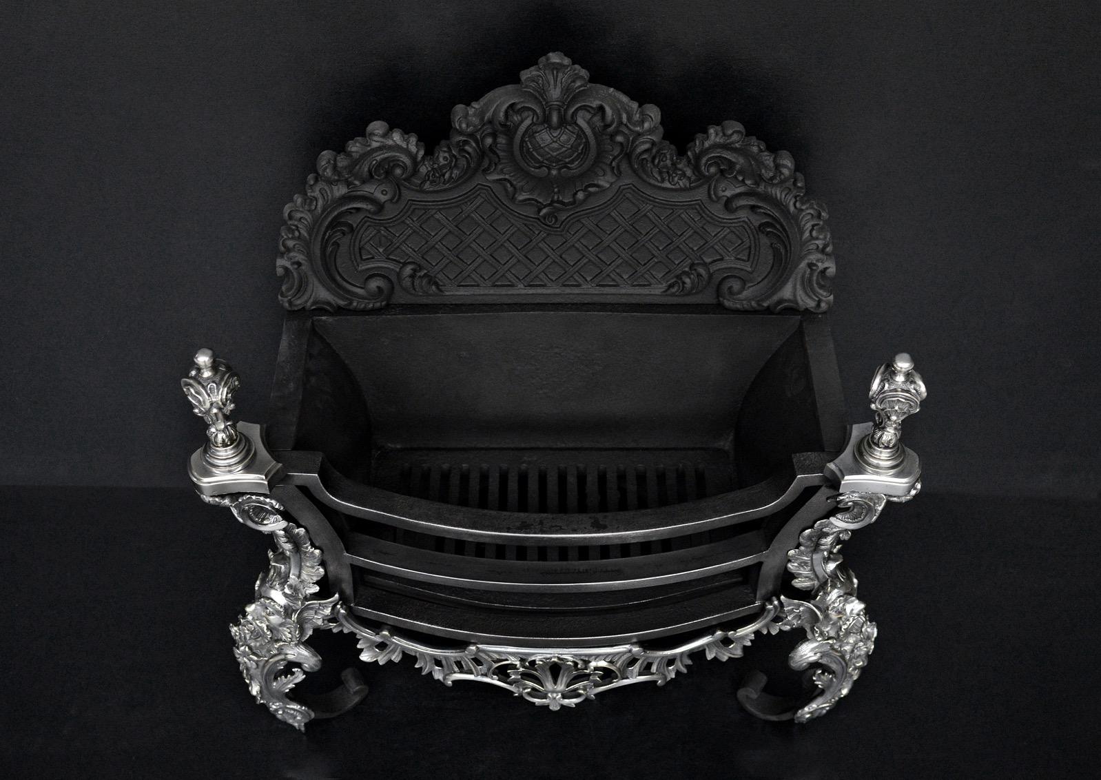 A Decorative Rococo Firegrate in German Silver In Good Condition For Sale In London, GB