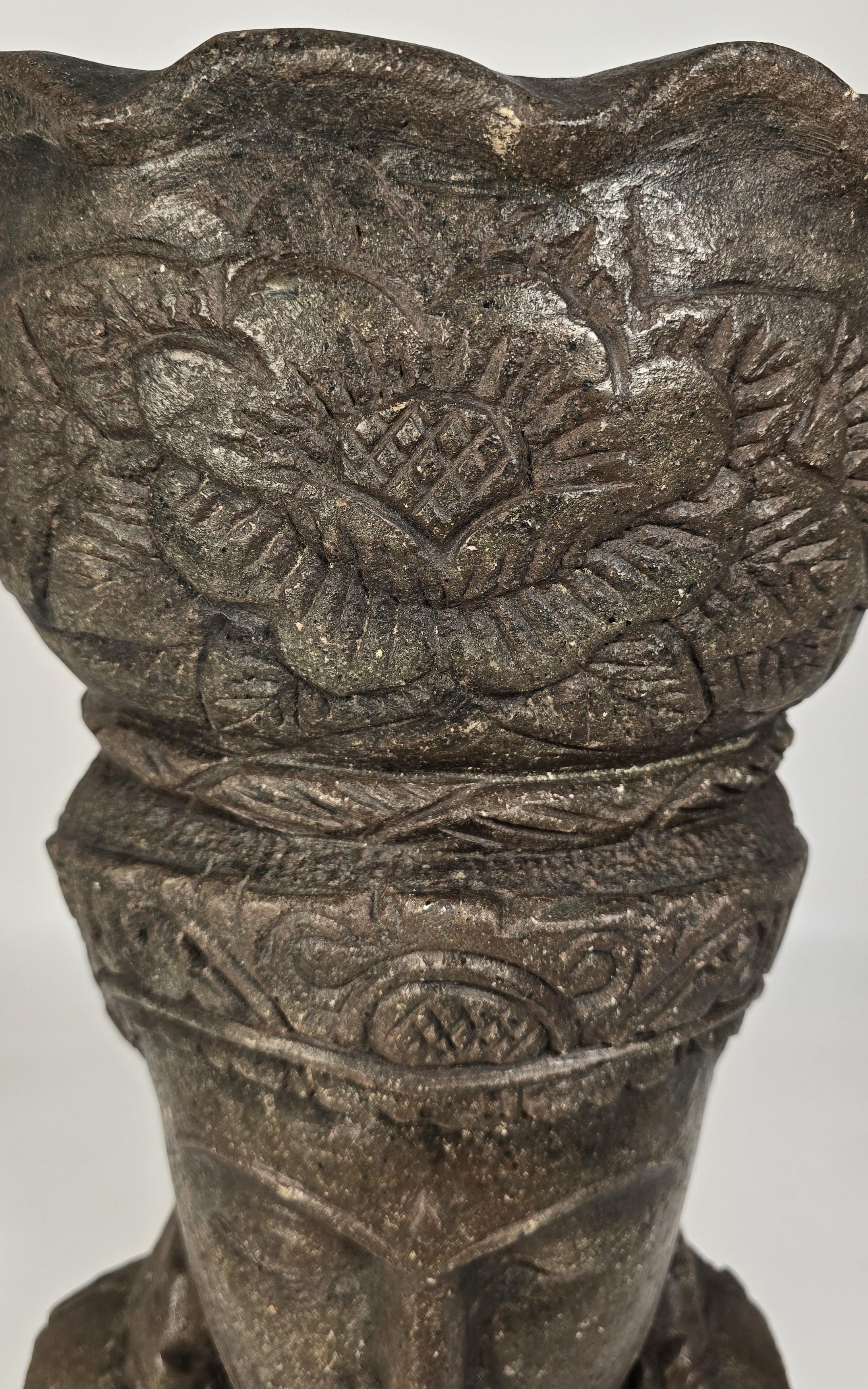 A decorative stone garden flower pot or bust from the Raj period, India  C 1920 For Sale 4