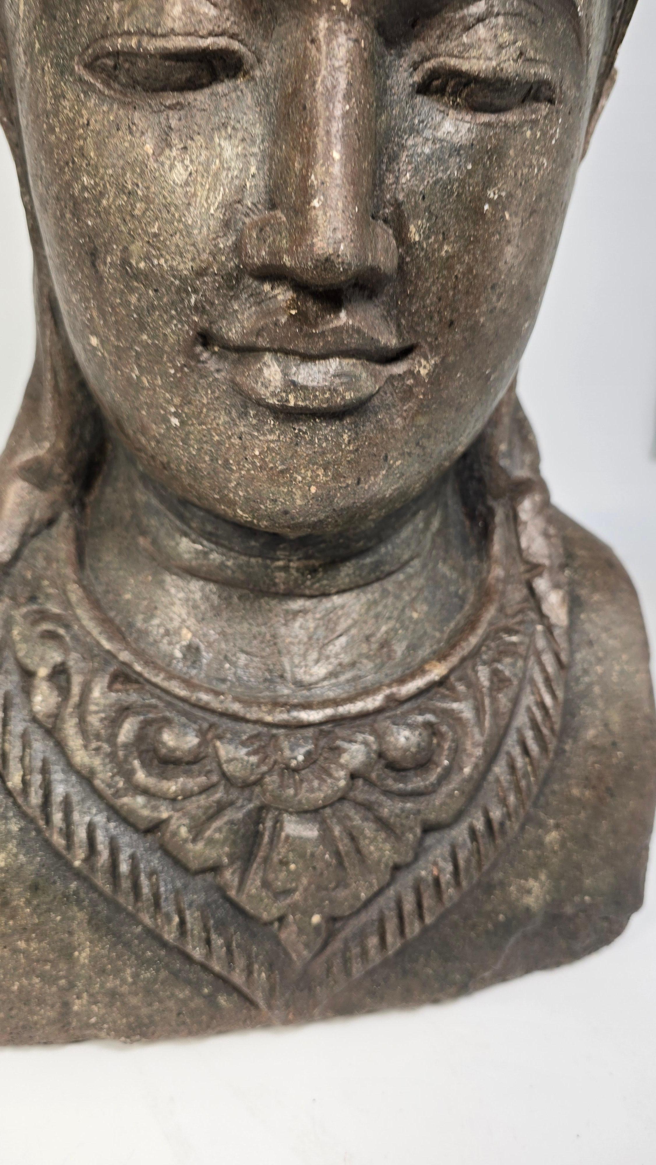 A decorative stone garden flower pot or bust from the Raj period, India  C 1920 For Sale 7