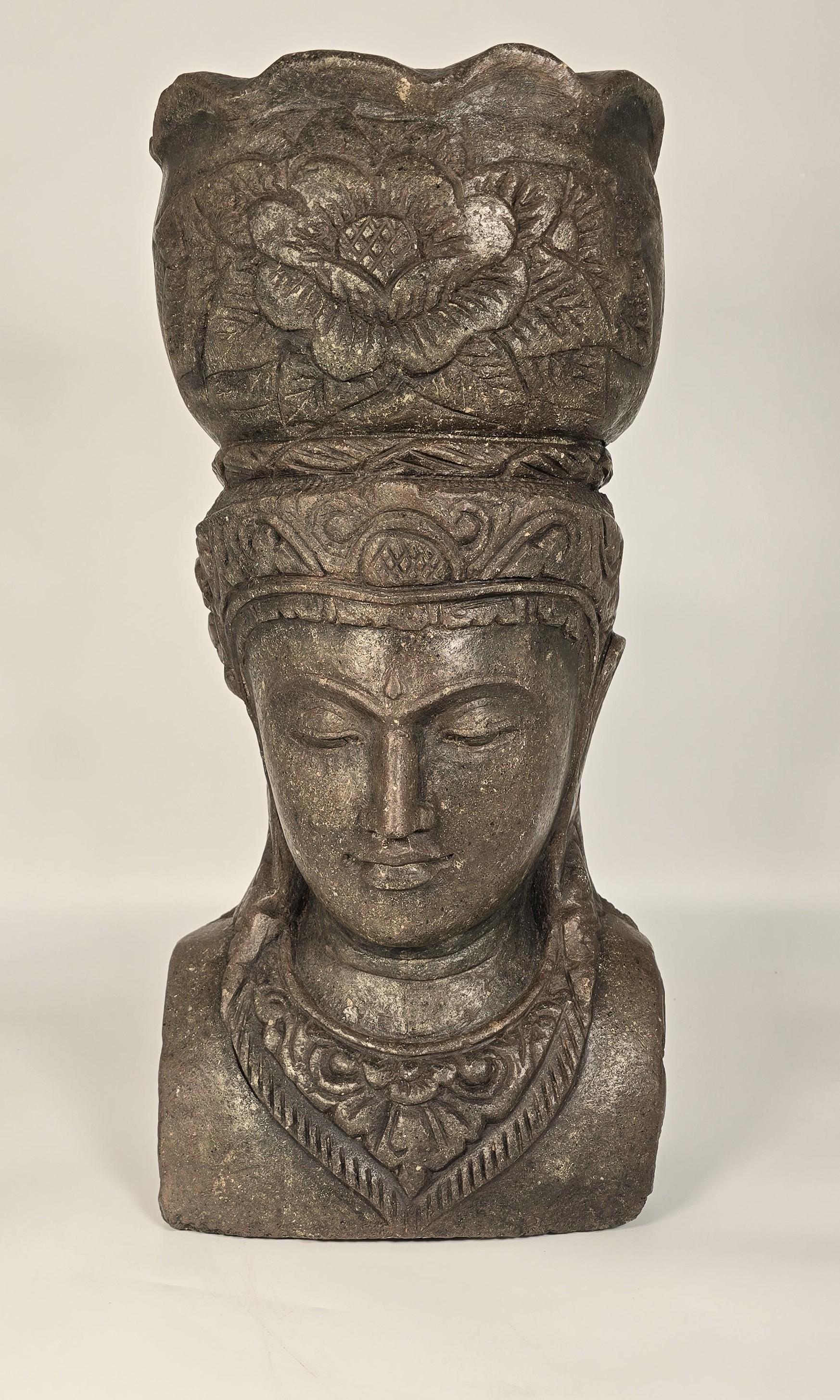 A decorative stone garden flower pot or bust from the Raj period, India  C 1920 For Sale 9
