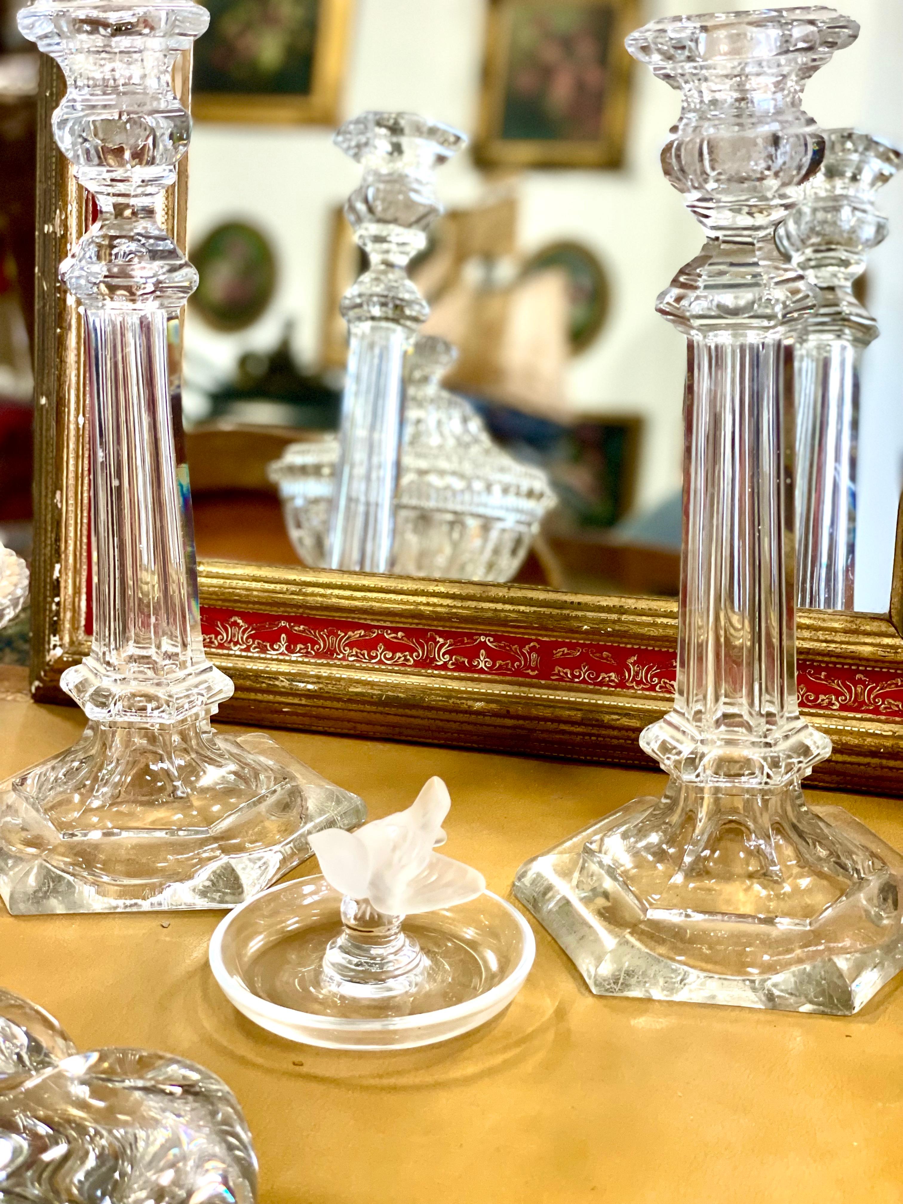 Lalique Crystal Ring Dish with a Sparrow Embellishment In Good Condition For Sale In LA CIOTAT, FR