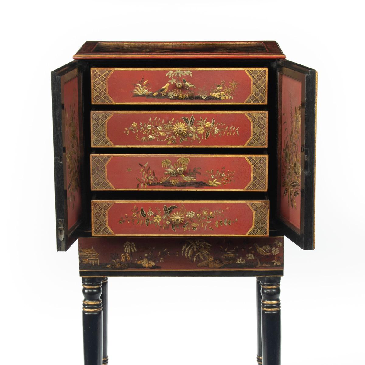 Early 19th Century A delicate Regency Chinoiserie lacquer cabinet For Sale
