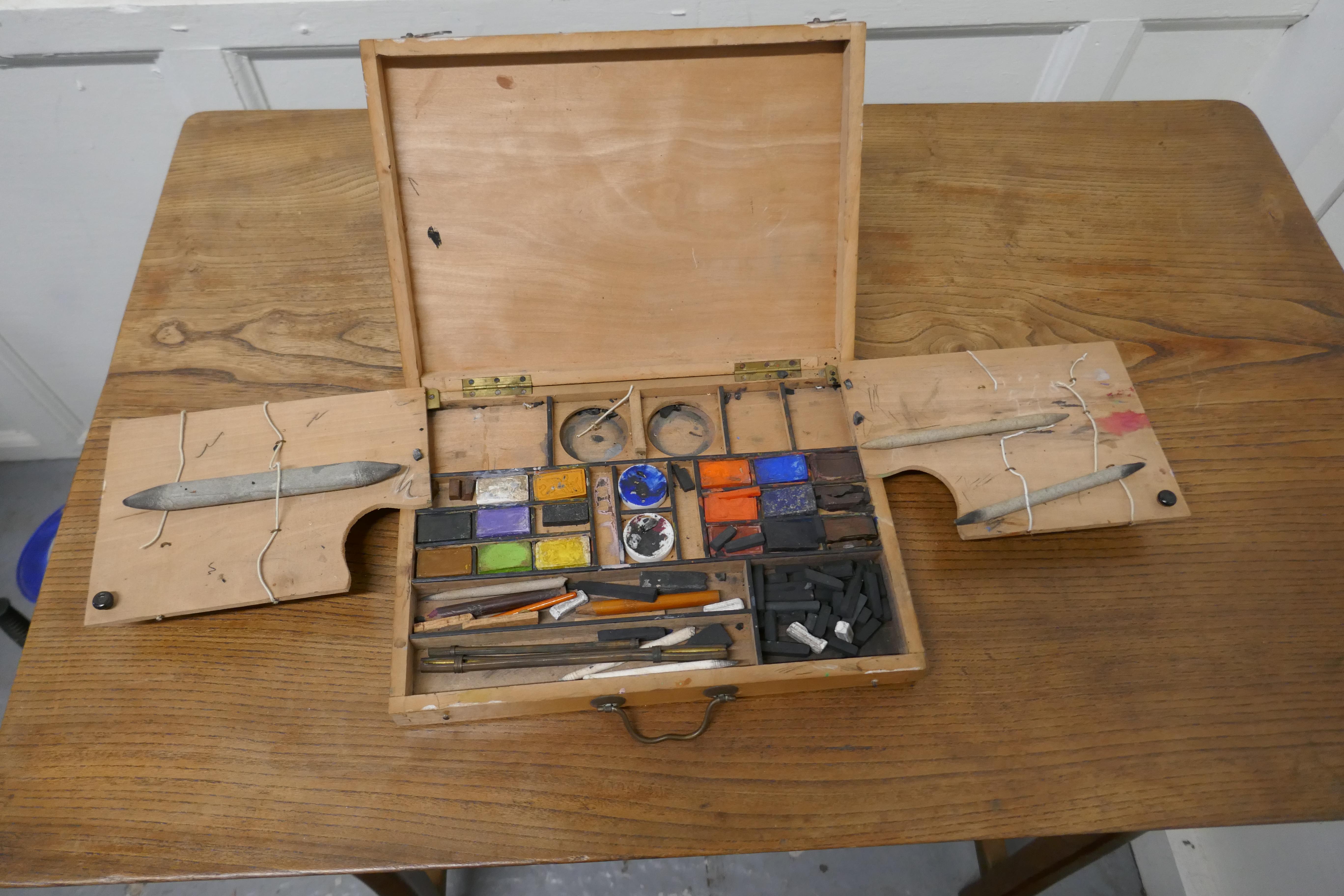 Country Delightful French Artist’s Paint Box