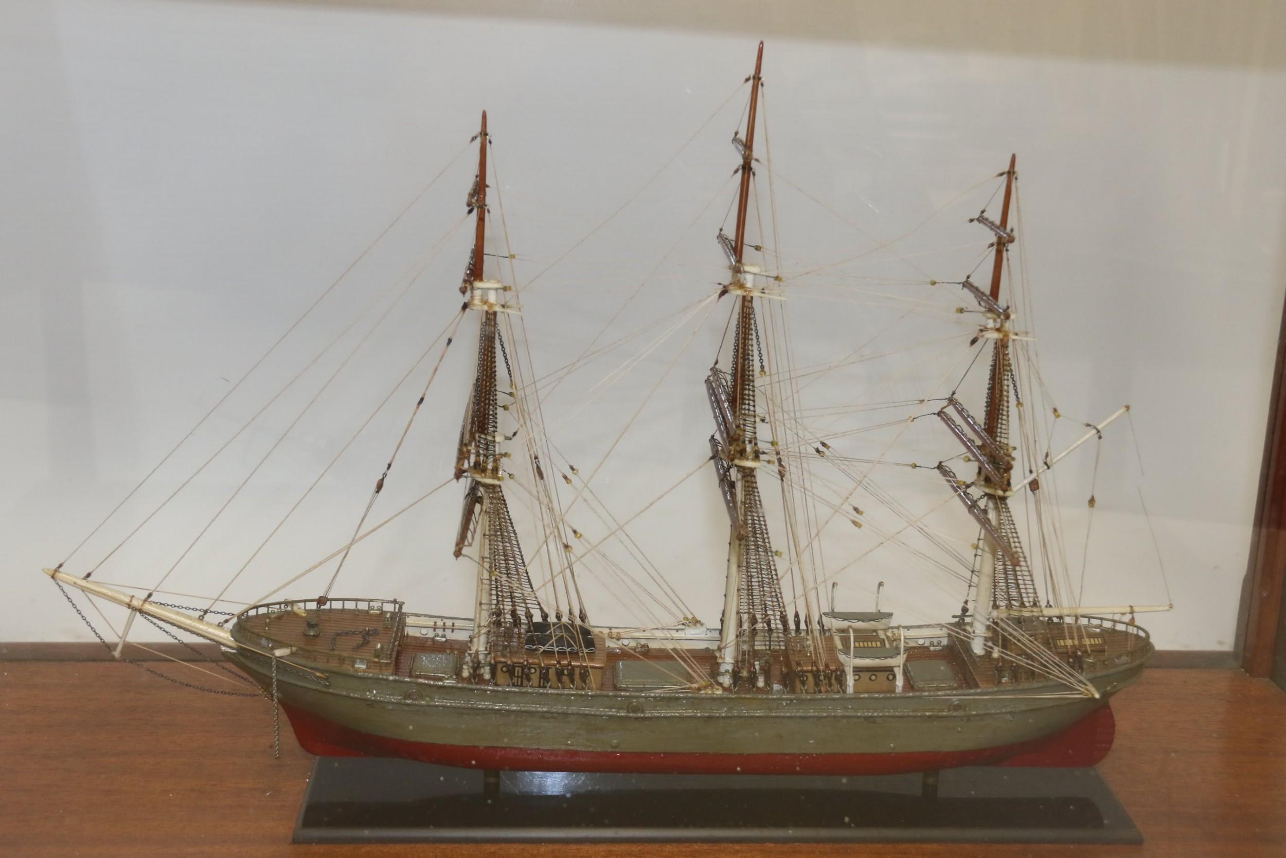 Detailed Early 20th Century English Scale Model of a 3 Mast Sailing Ship For Sale 5