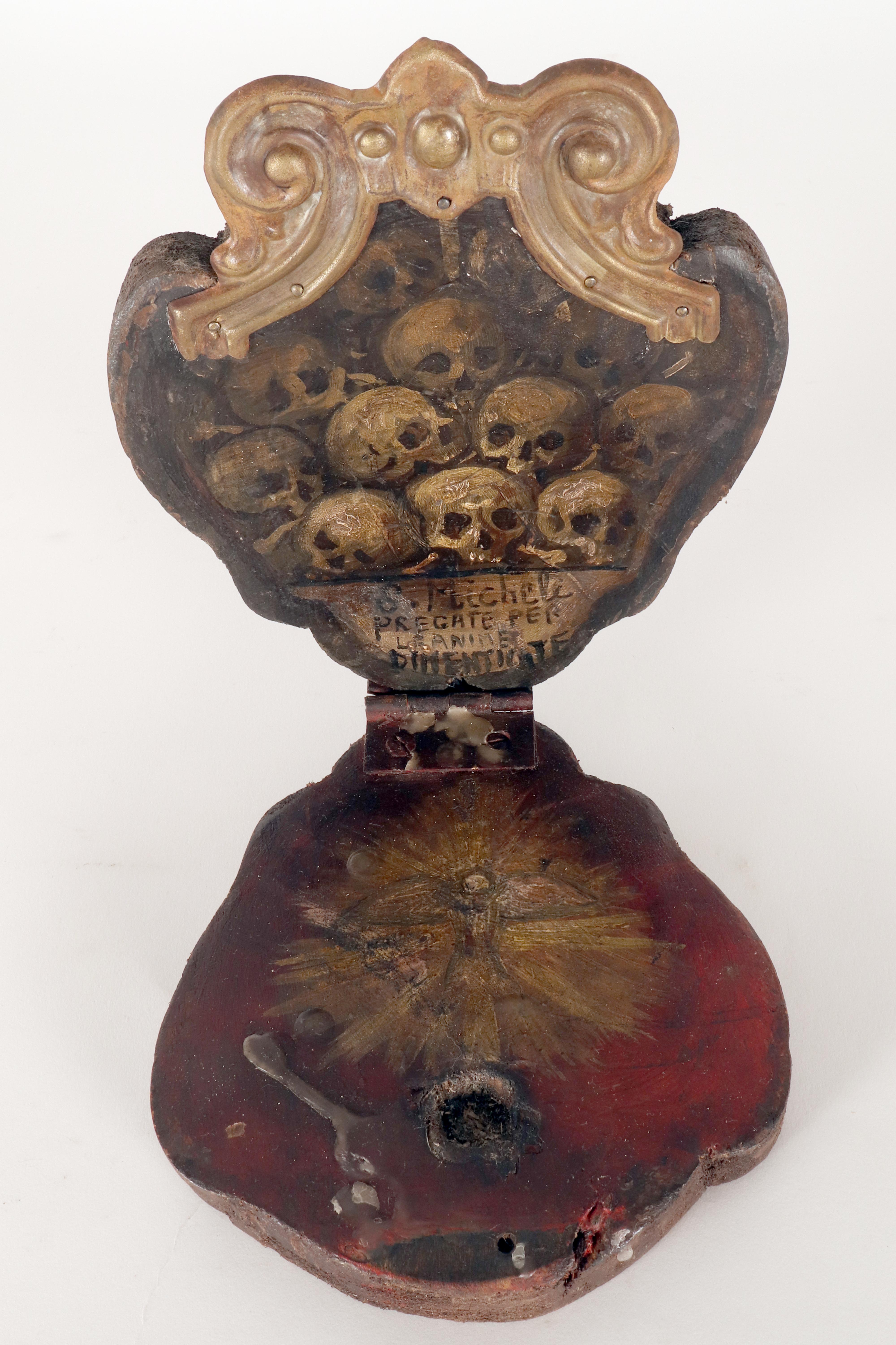 XVIIIe siècle et antérieur Un support mural de dévotion dédié à saint Michel. Italie, XVIIe siècle. en vente