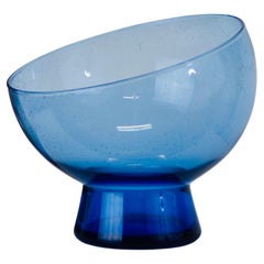 Eine „diabolo“-förmige Vase oder ein Aufbewahrungsbehälter aus geblasenem Glas – Frankreich – 1960