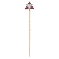 Stick-pin mit Diamant- und Rubinstern des Davidsterns