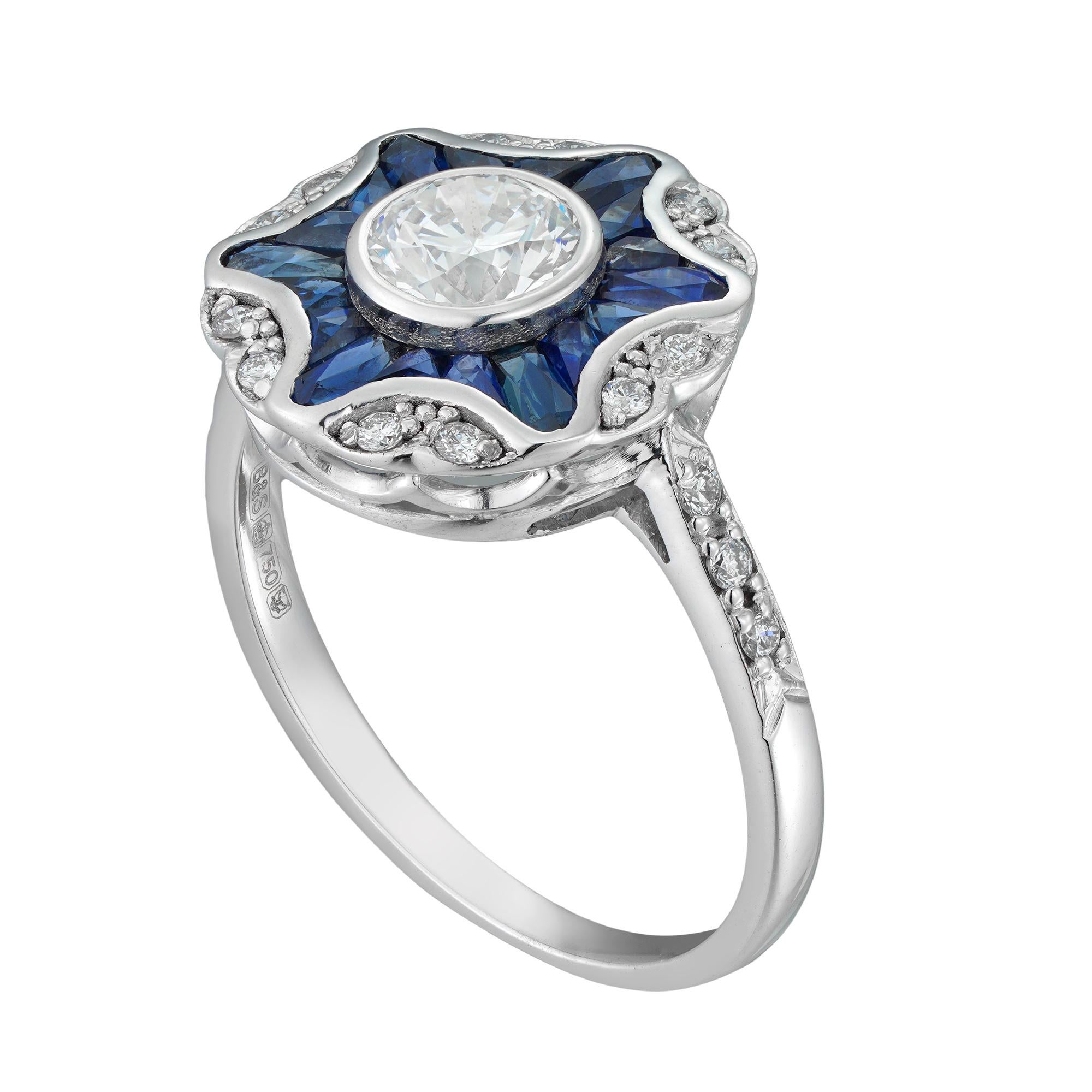 Ein Diamant- und Saphir-Cluster-Ring (Moderne) im Angebot