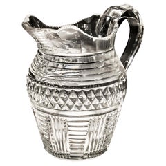 Jarra de agua con diamantes y talla escalonada