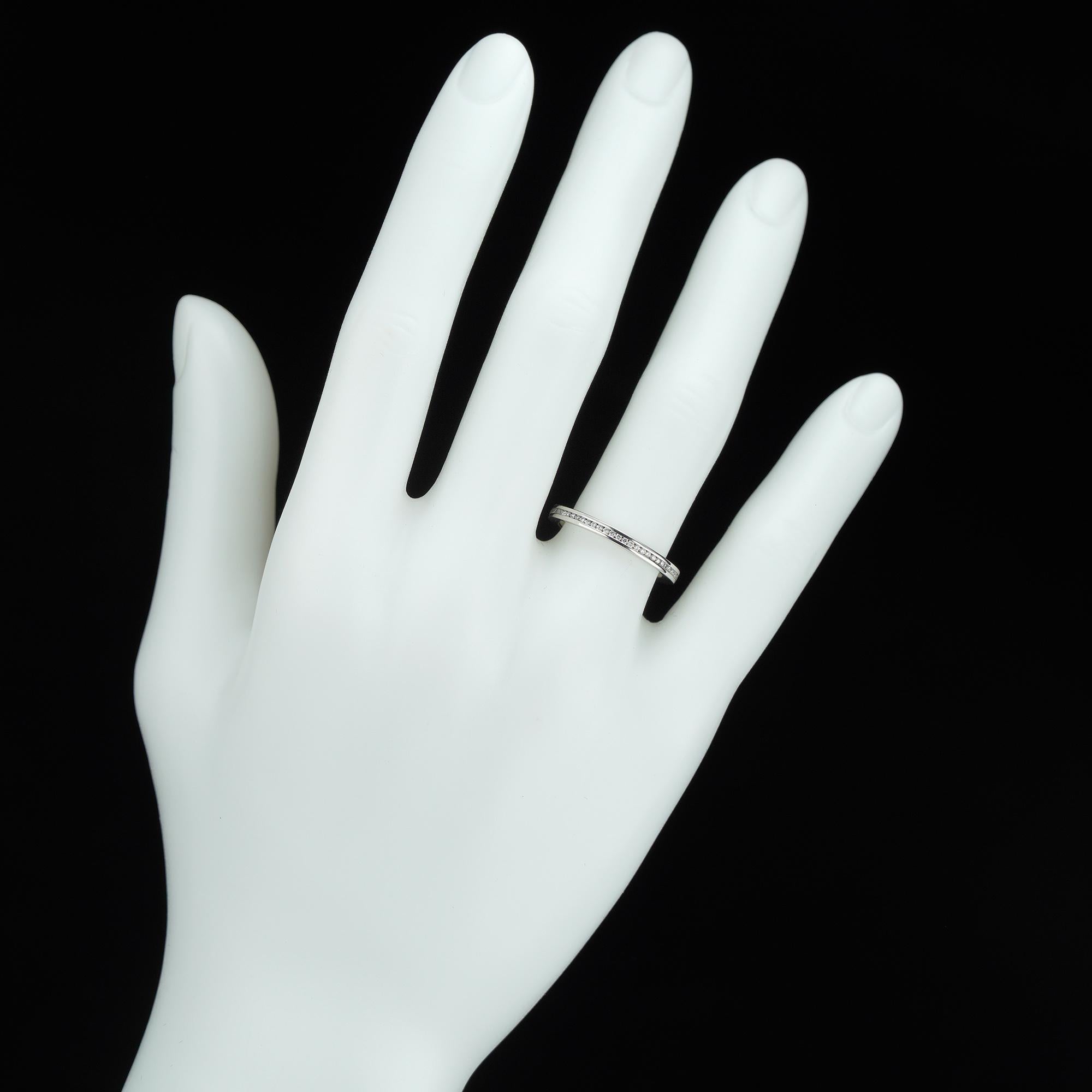 Halb-Eternity-Ring mit Diamant für Damen oder Herren im Angebot