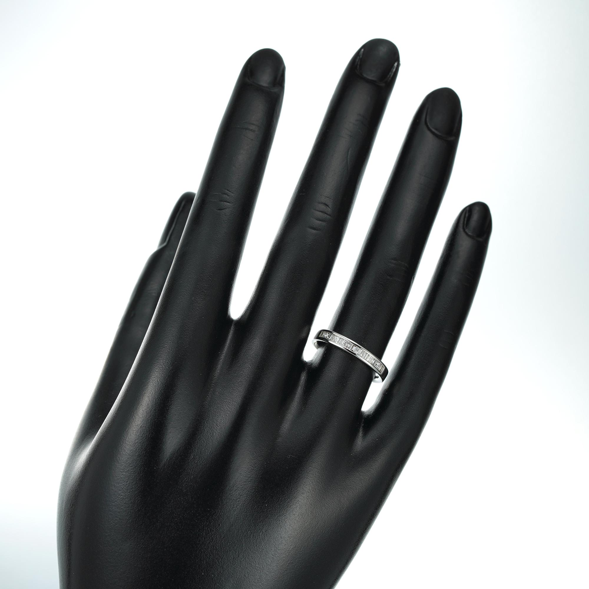 Halb-Eternity-Ring mit Diamanten für Damen oder Herren im Angebot