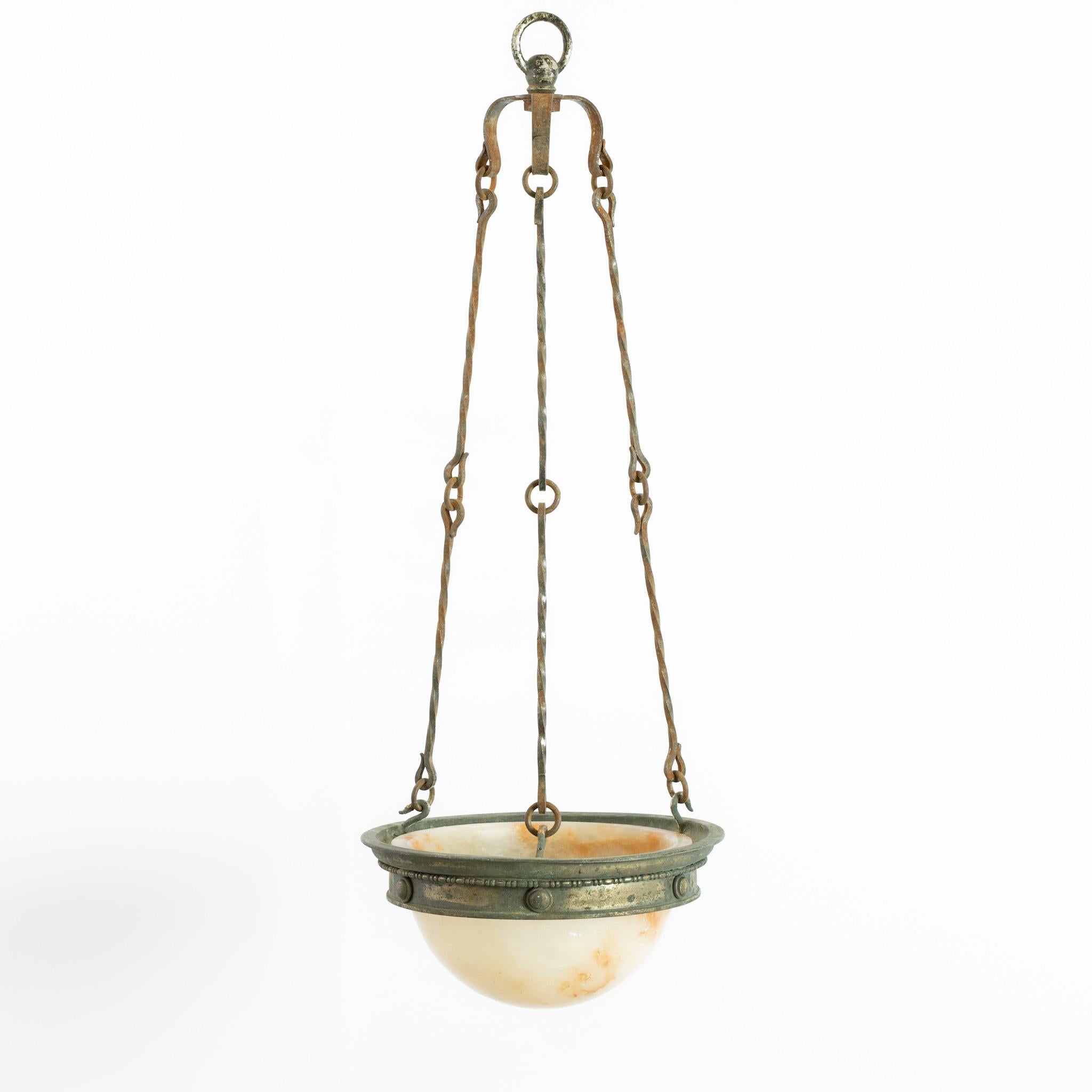 Ottone Un piccolo plafonnier inglese in alabastro del XIX secolo in vendita