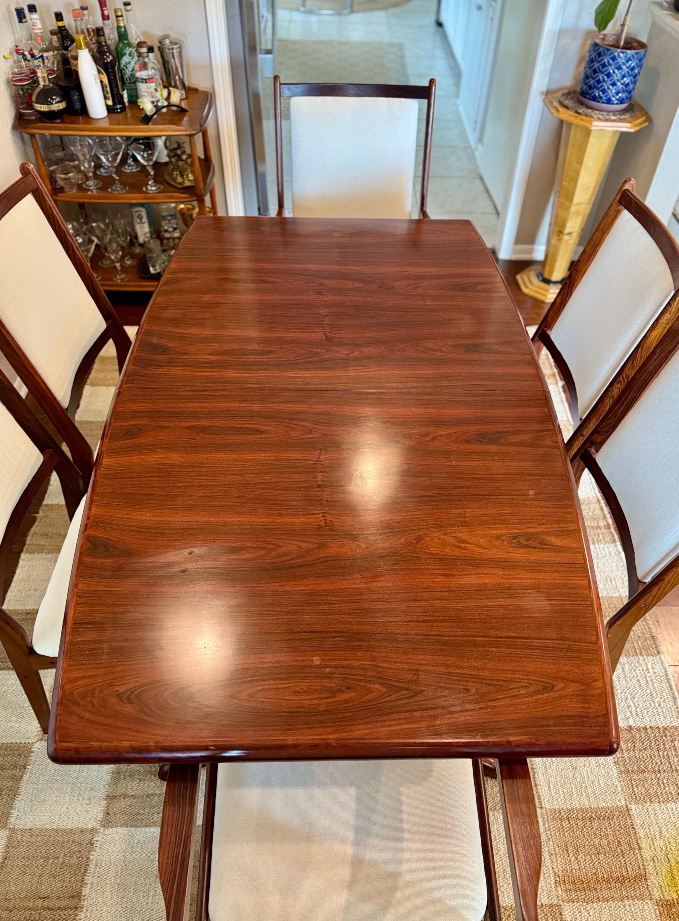 A dining set made of Brazilian rosewood by Dyrlund in Denmark, circa 1960s For Sale 3