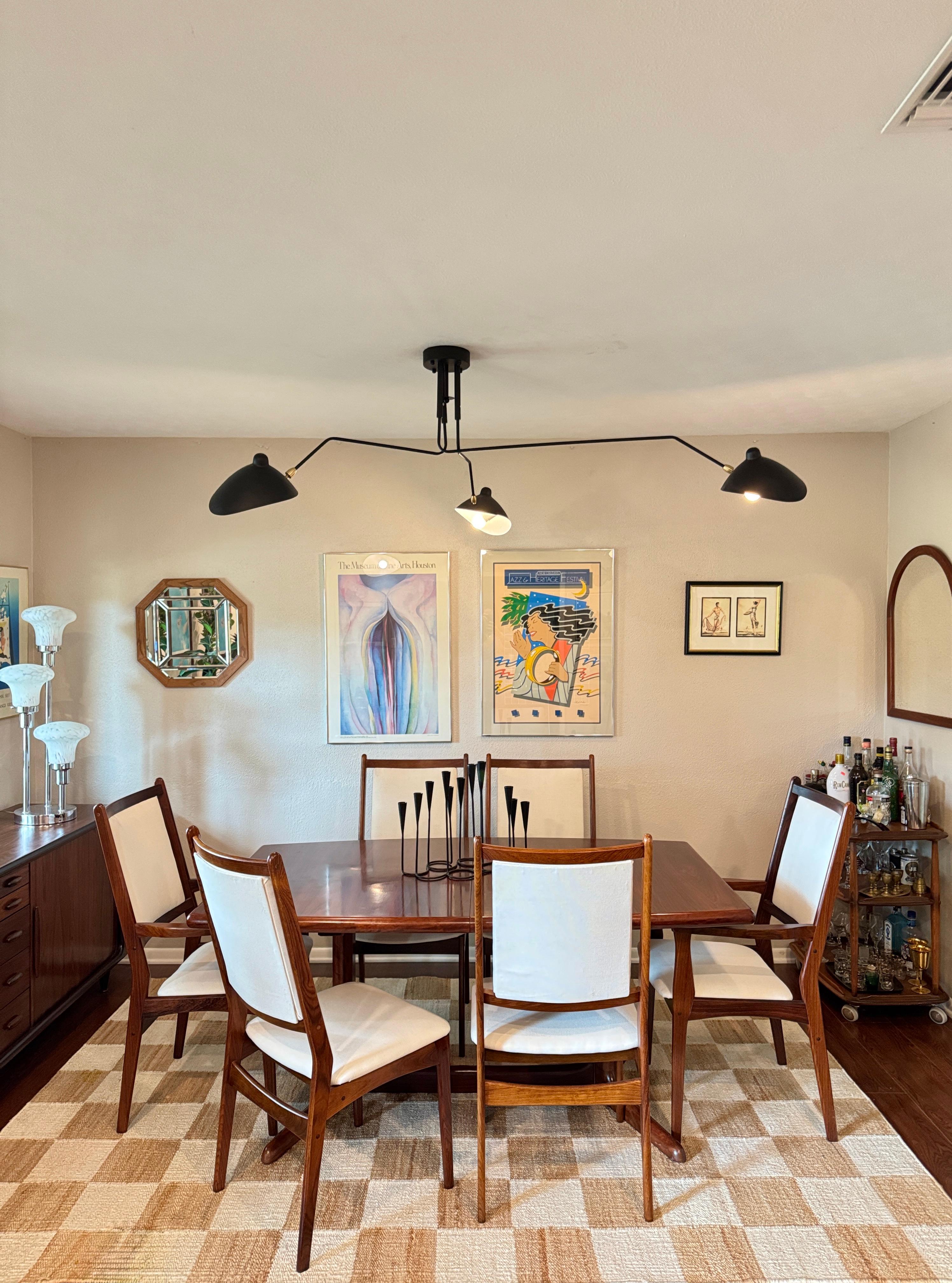 Mid-Century Modern A dining set made of Brazilian rosewood by Dyrlund in Denmark, circa 1960s For Sale