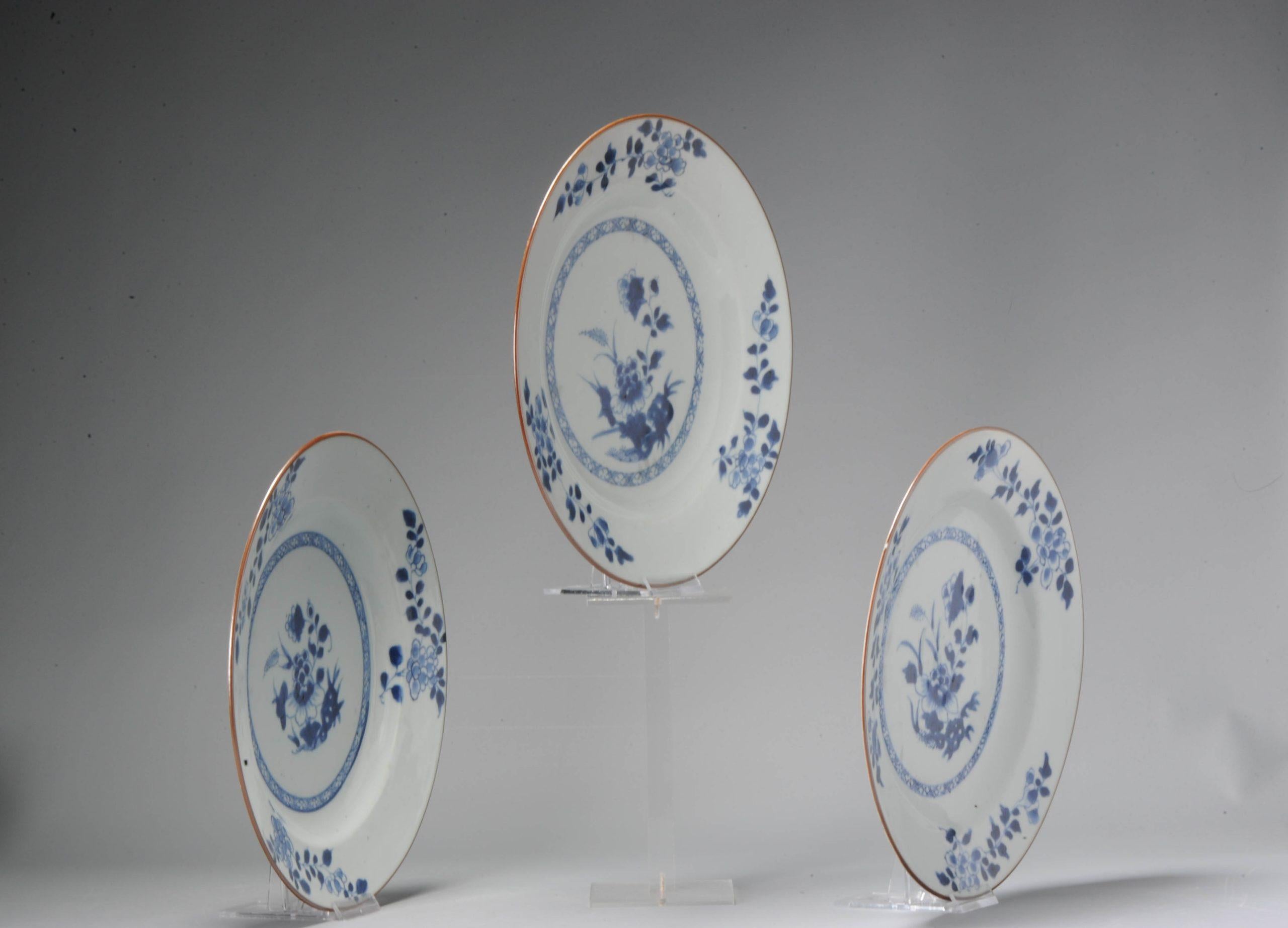Fabulous quality blue and white porcelain plates.

Additional information:
Material: Porcelain & Pottery
Color: Blue & White
Region of Origin: China
Period: 17th century, 18th century Qing (1661 - 1912)
Age: Pre-1800
Condition: Close to perfect, all
