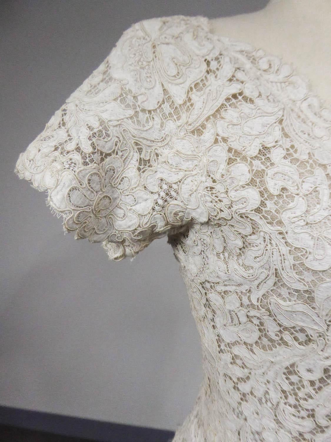 A Dior/ Bohan Couture Cream Lace Dress and Bolero numbered 94445 Circa 1965 In Good Condition In Toulon, FR