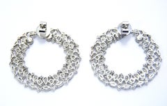 Divas Dream, Tosca, Diamonds Set in 18 Karat White Gold in a Shell Shape