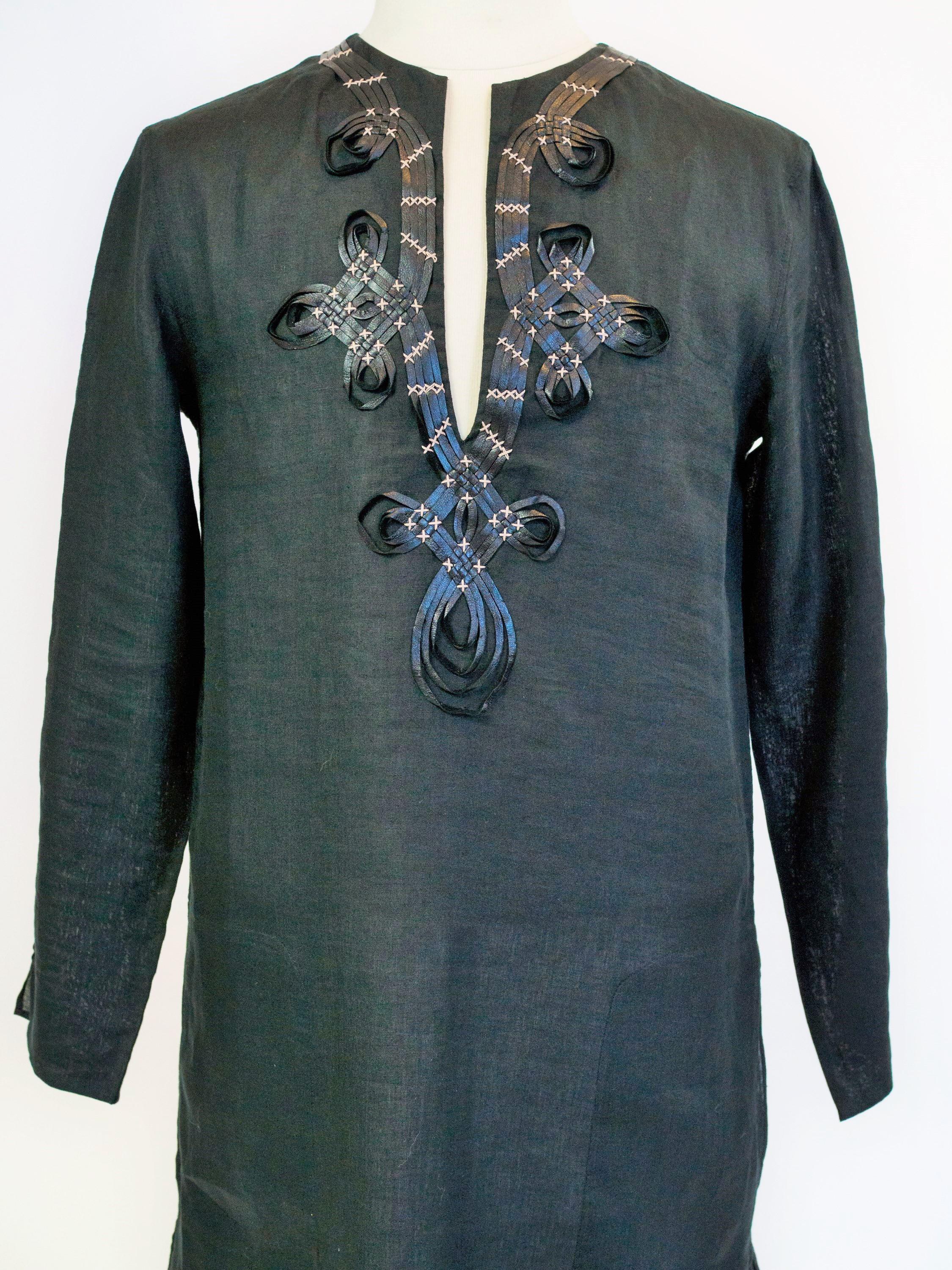 A Djellaba blouse by Jean-Paul Gaultier in embroidered black linen Circa 2000 For Sale 4