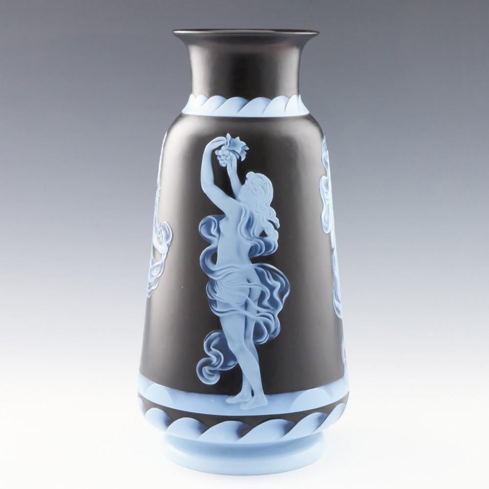 Neoclassical Thomas Webb Cameo Glass Vase Carved by Frank Wilkinson  For Sale