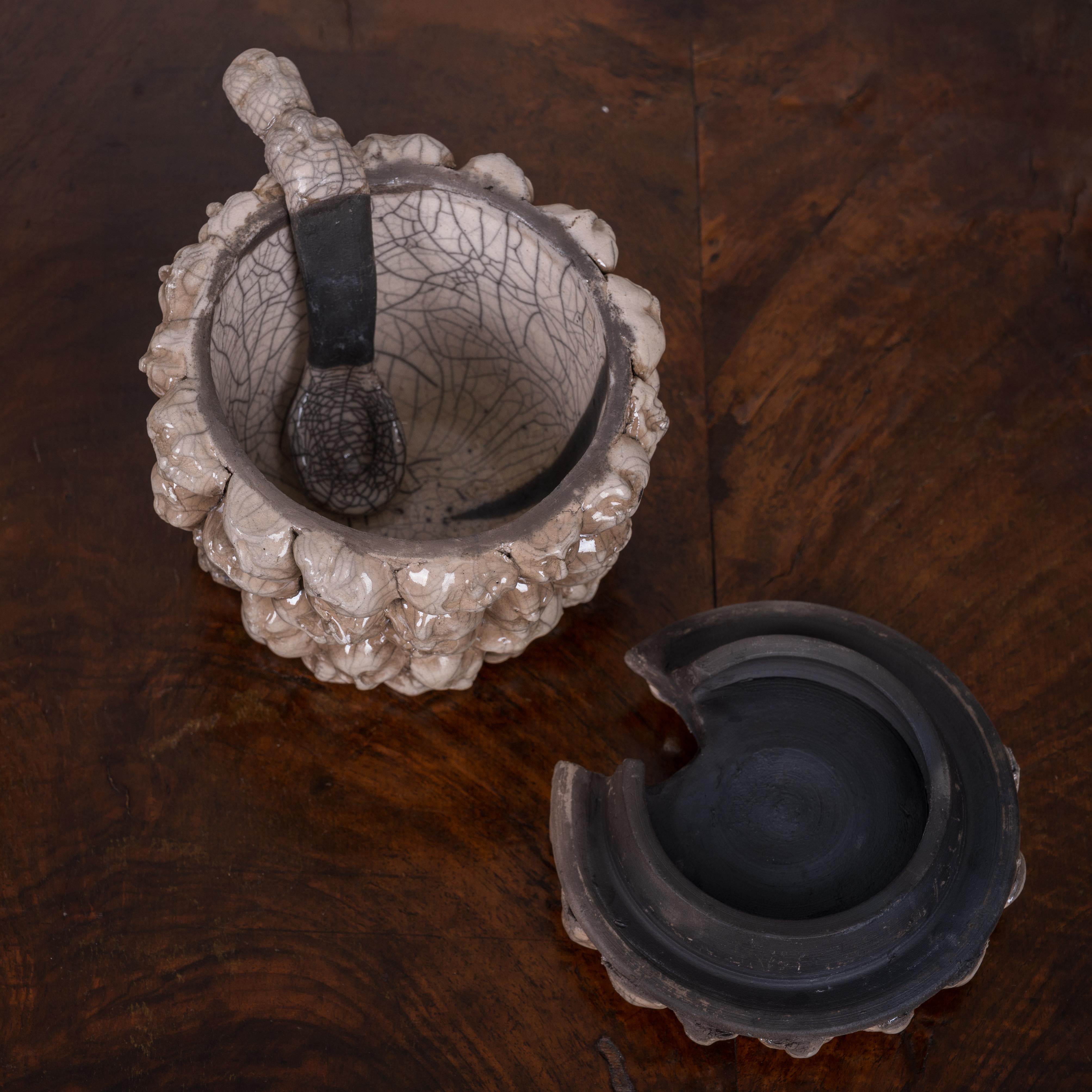 Studio Pottery, Tee-Set mit Puppenkopf im Angebot 7