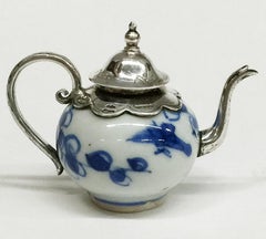 Dolls House Miniature Chinese Porcelain Teapot, Kangxi Period