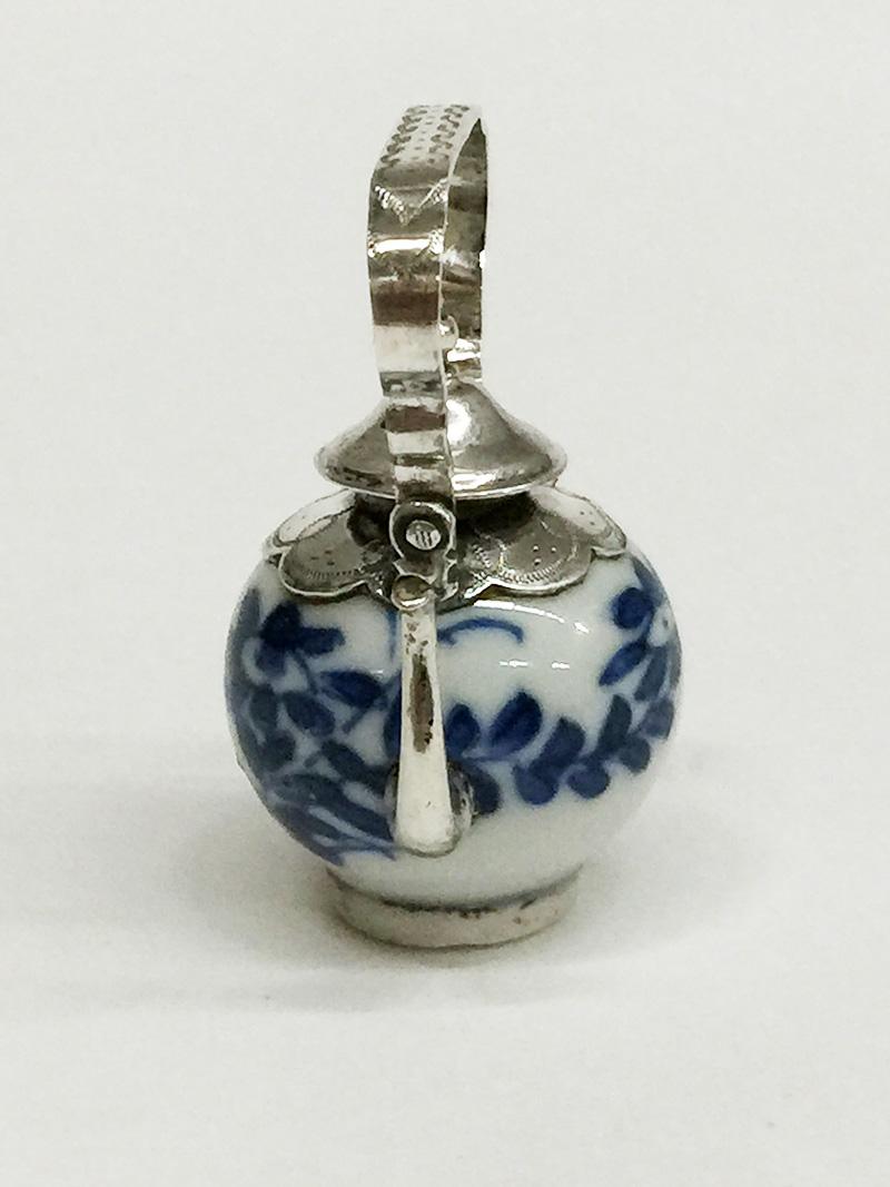 china miniature teapots