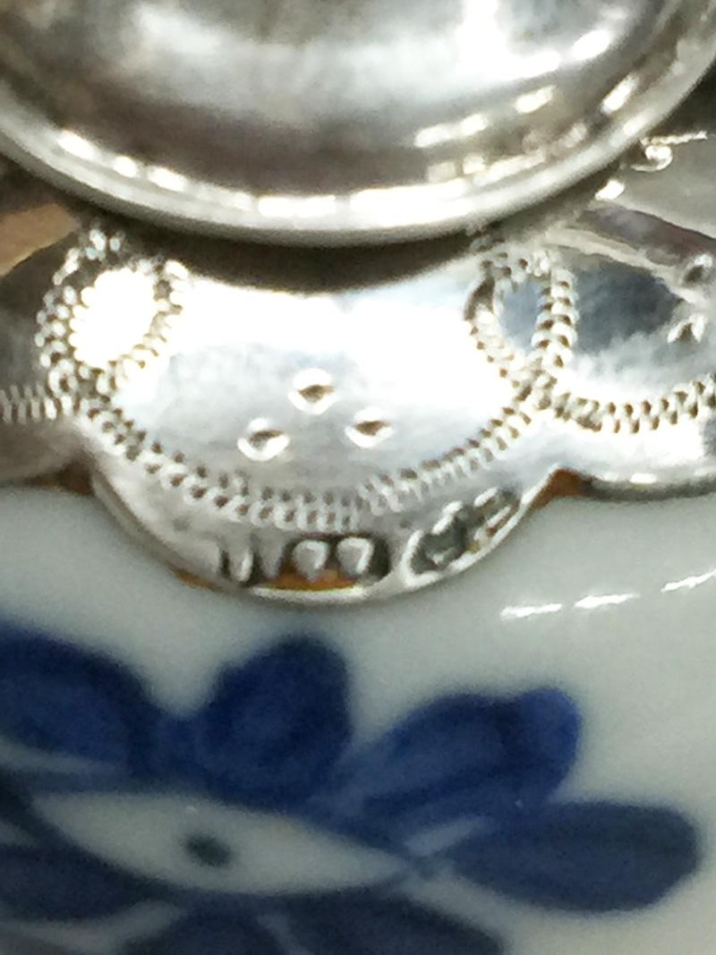 Doll’s House Miniature Chinese Porcelain Teapot, Kangxi Period 3