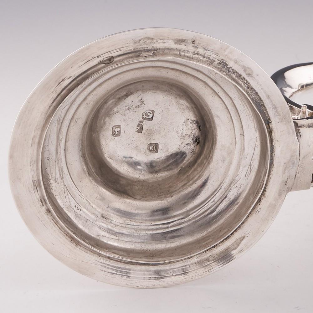 A Domed Lid Sterling Silver Quart Tankard London, 1771 For Sale 2