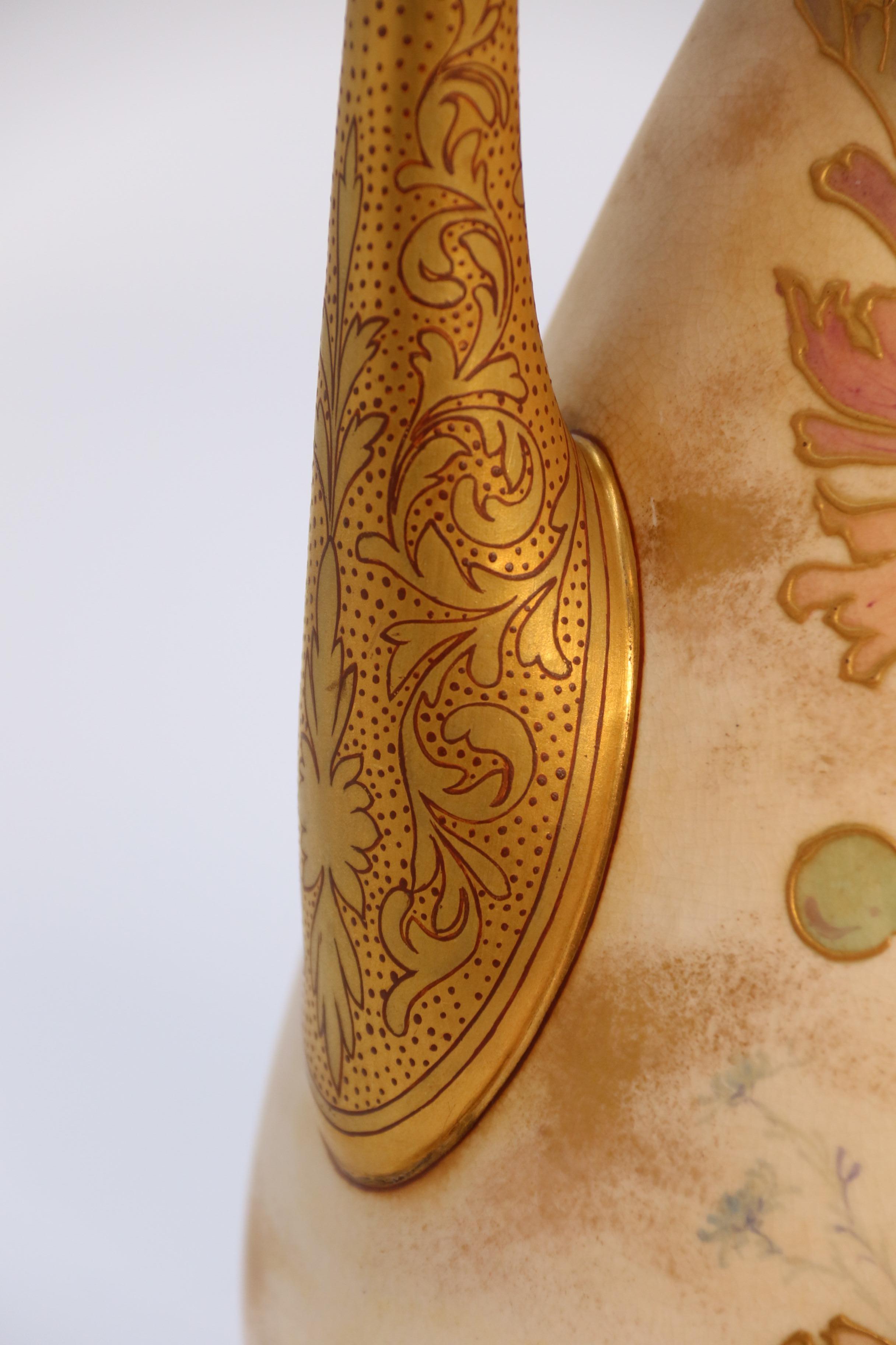 A  Brocca in ceramica Doulton Burslem con influenze persiane, circa 1890 in vendita 5