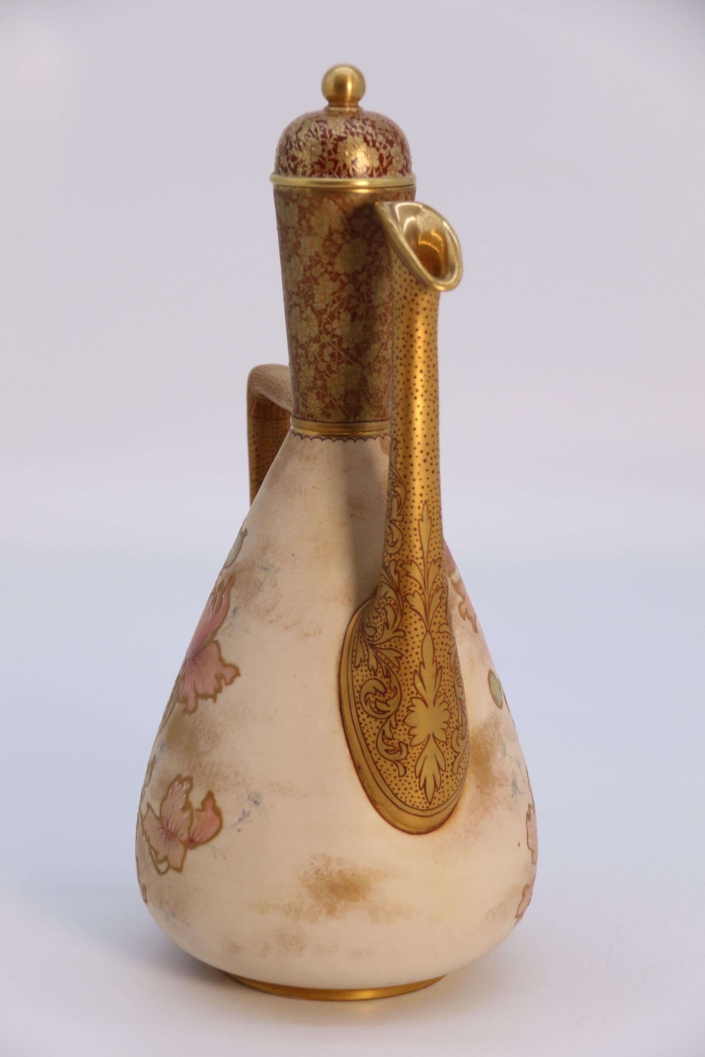 Britannico A  Brocca in ceramica Doulton Burslem con influenze persiane, circa 1890 in vendita