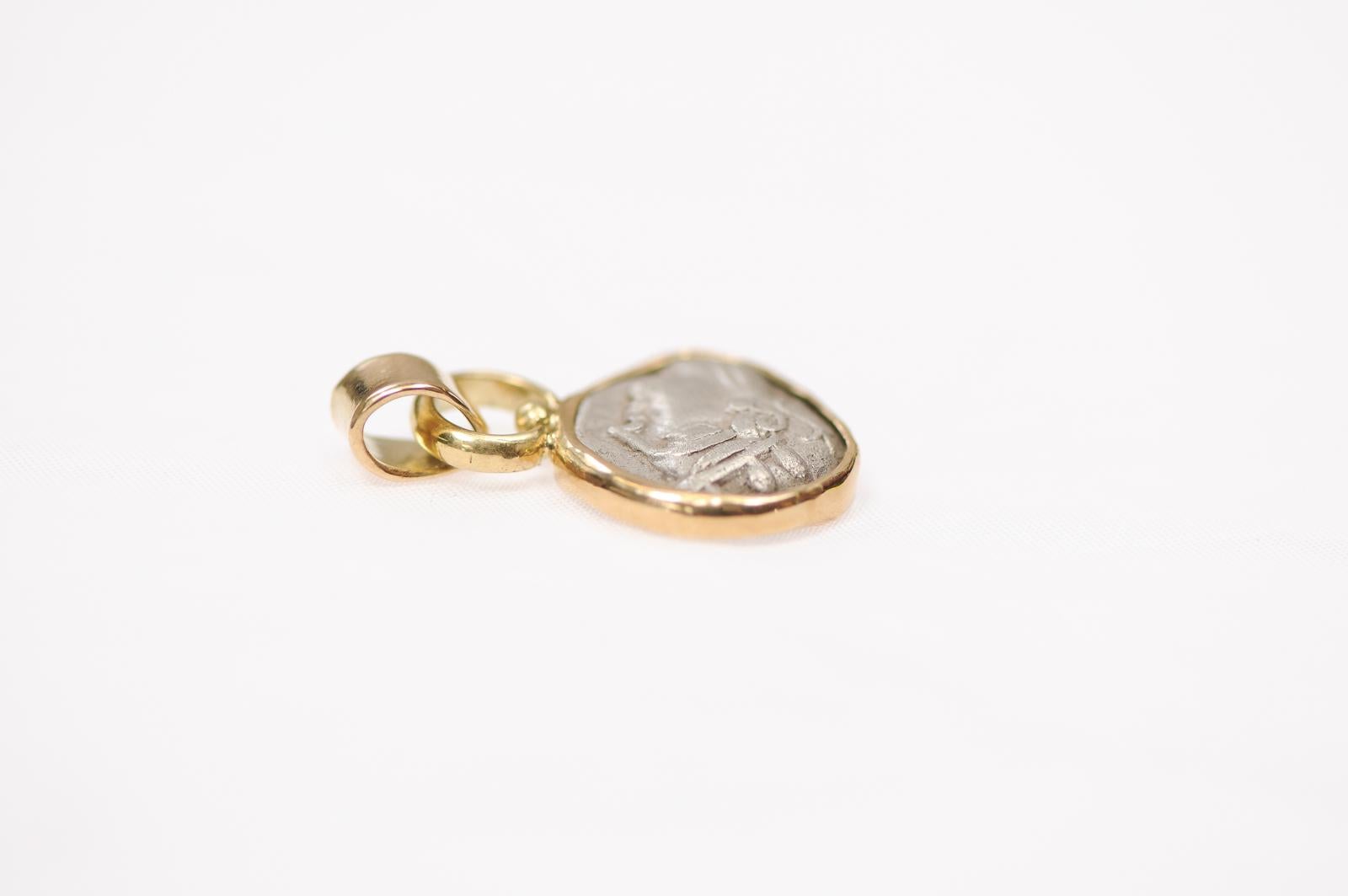 Colgante de dracma [moneda] con búho, hacia 404 a.C. en venta 8