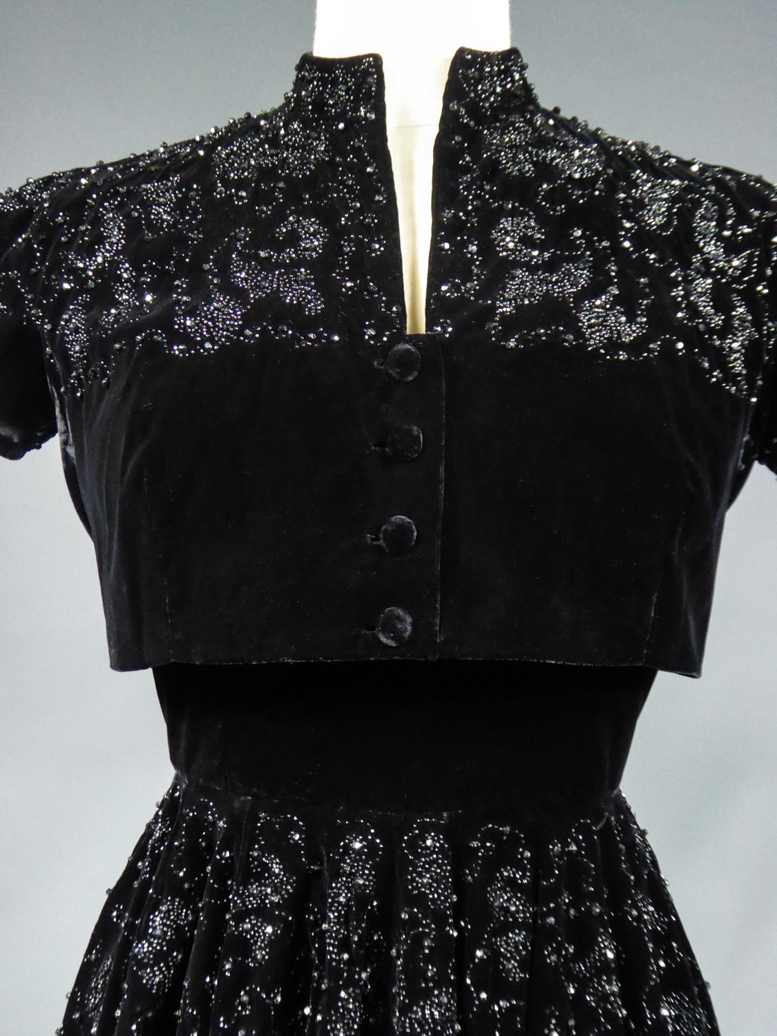 A Worth French Couture Velvet Dress and Bolero Circa 1950 In Good Condition In Toulon, FR